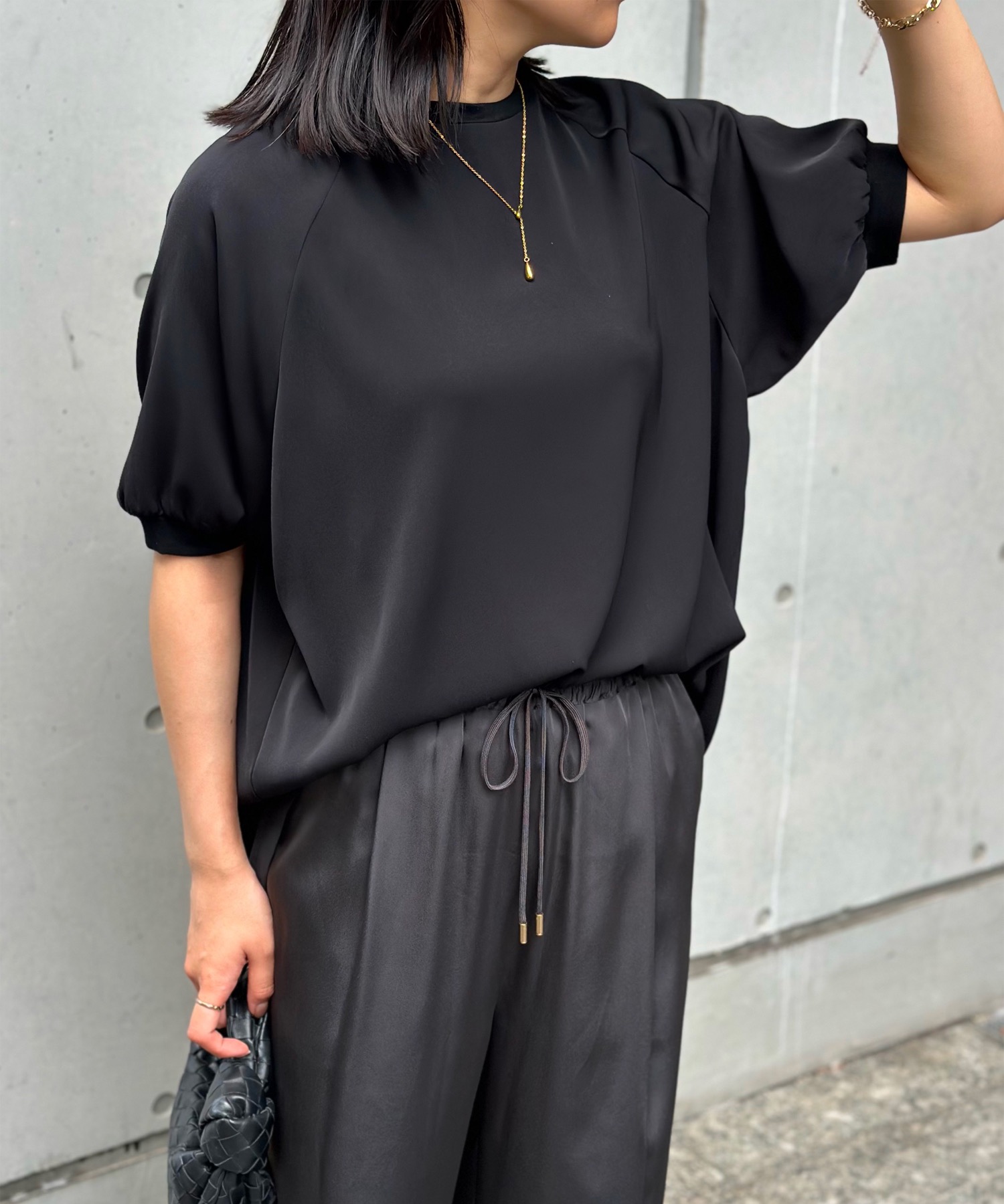 ブラック 長袖 ブラウス バックジップ セール】【リピーター続出！】バックジップロングスリーブT