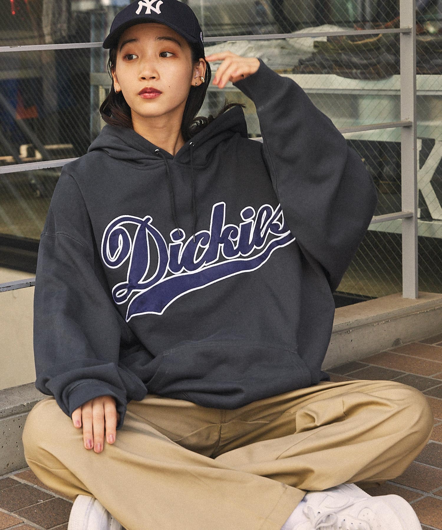 Dickies/ディッキーズ サテンカレッジロゴ刺繍 裏毛オーバーサイズ 