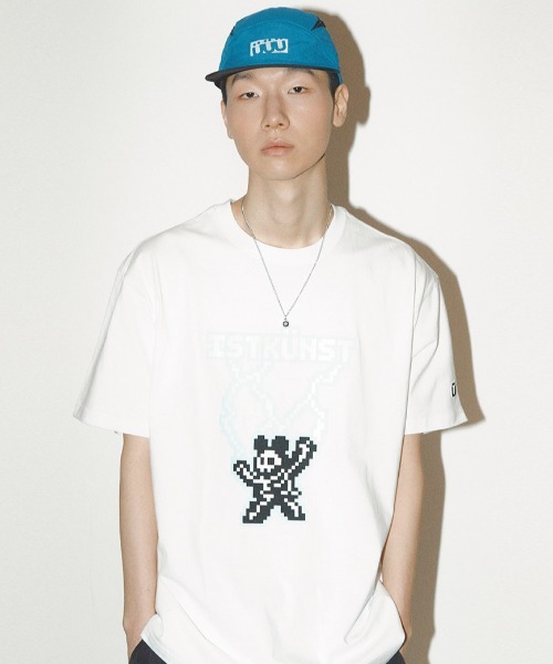 A'GEM/9 × .kom『ISTKUNST/イストクンスト』PIXEL THUNDER UV TEE