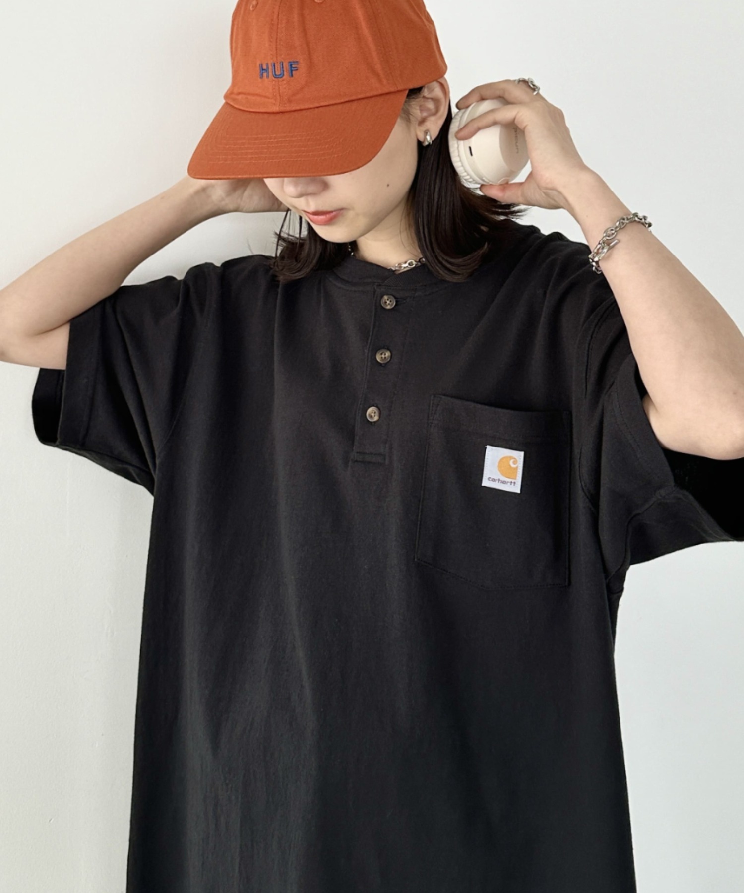 Carhartt Henley Pocket T 6.75Oz Loose Fit — короткий рукав, тяжелая плотность, белый