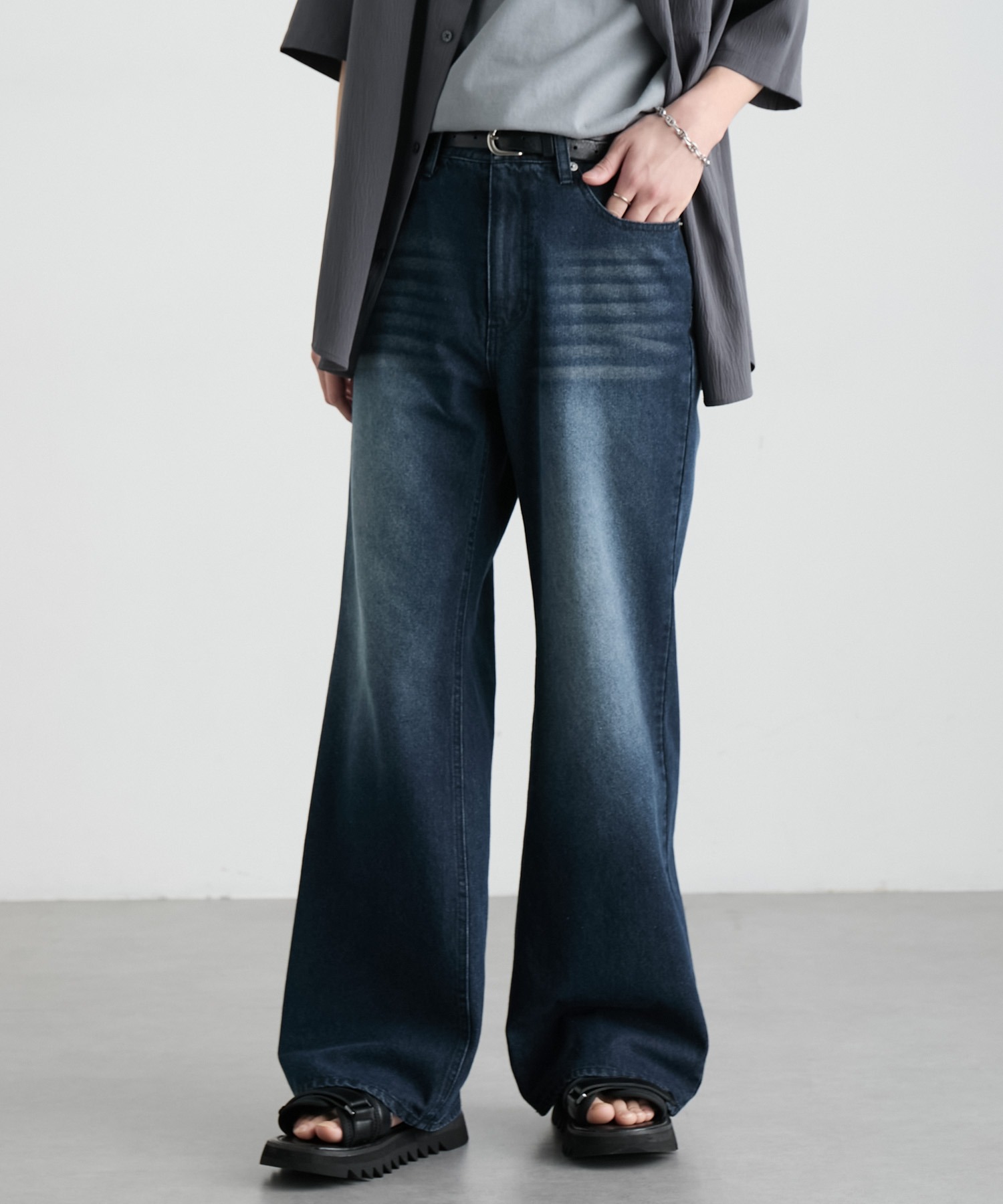 TWSF denim ウォッシュブルー　セミフレア ヴィンテージ加工 セミワイドフレア デニムパンツ＜ウォッシャブル/速