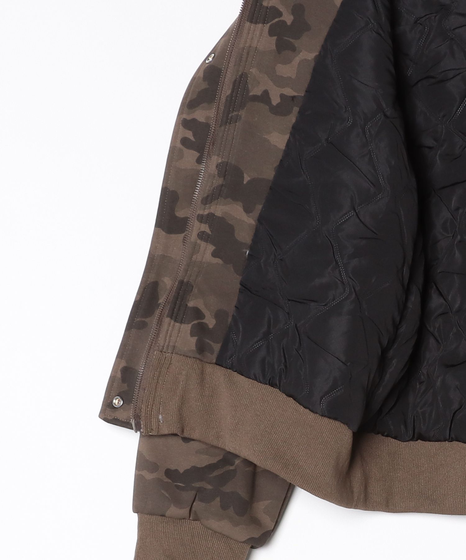 A'GEM/9 × .kom 『.kom/ドットケーオーエム』Y2K カモフラファー