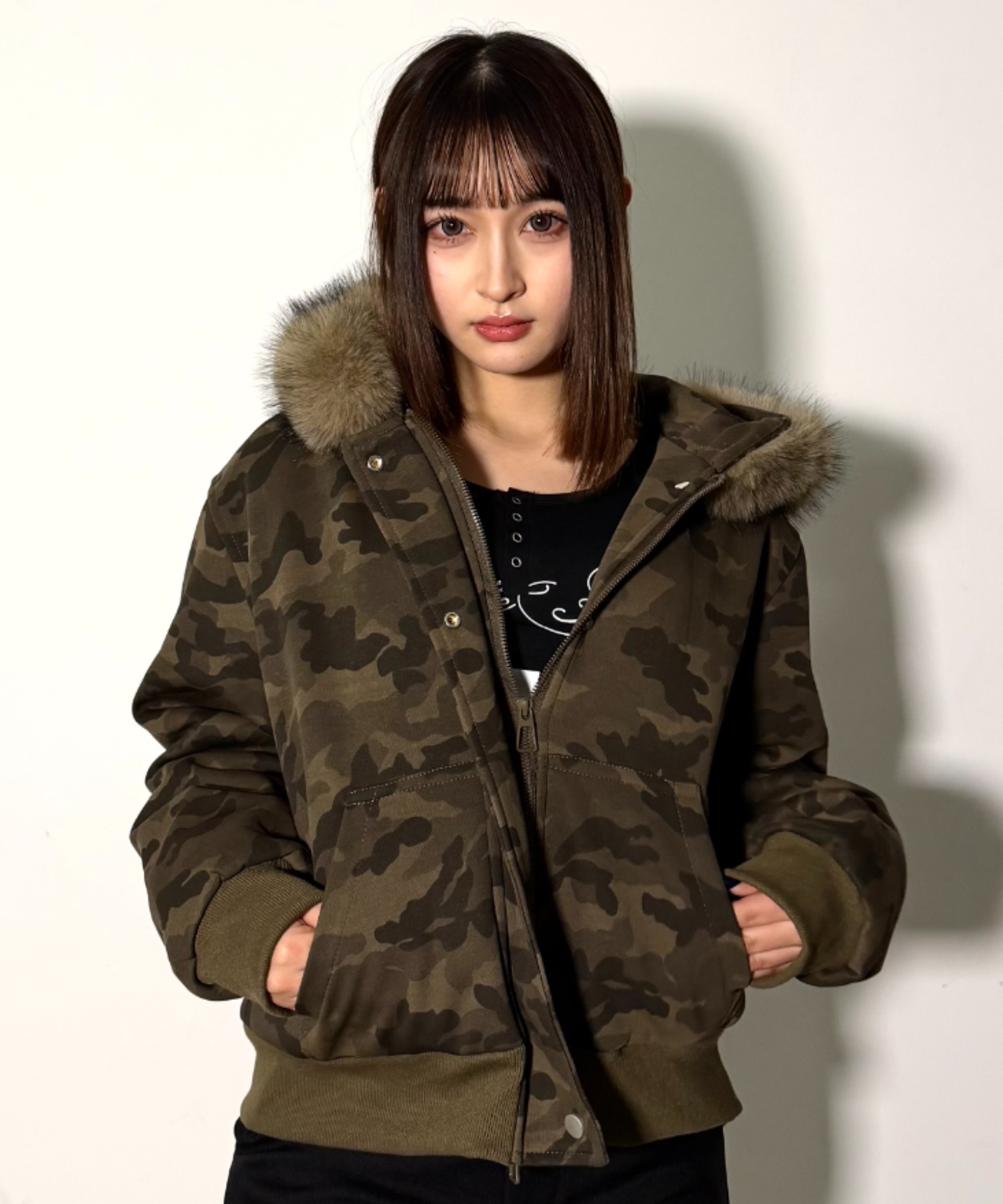 A'GEM/9 × .kom 『.kom/ドットケーオーエム』Y2K カモフラファー