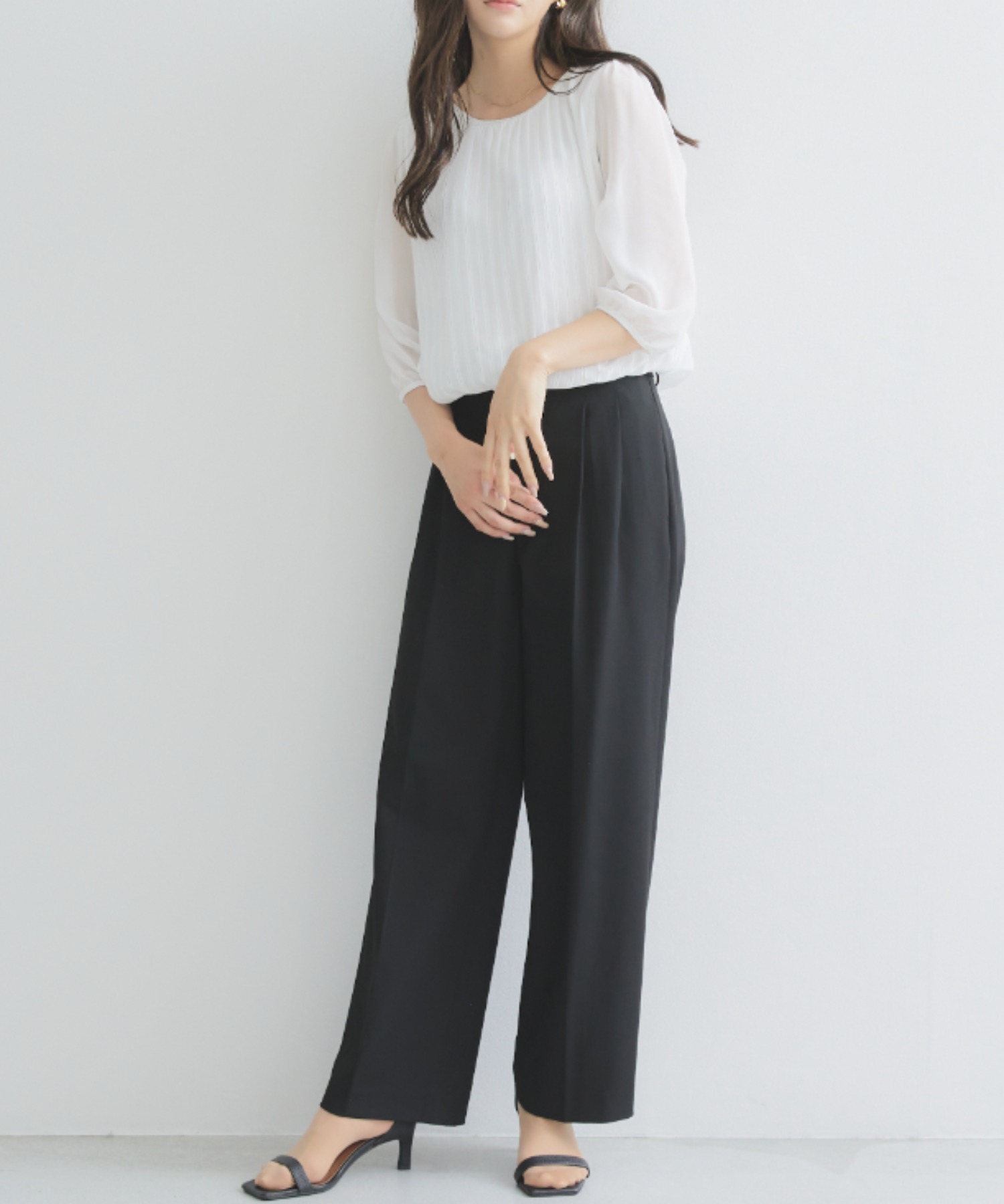 model：165cm　着用サイズ：M　着用カラー：オフホワイト