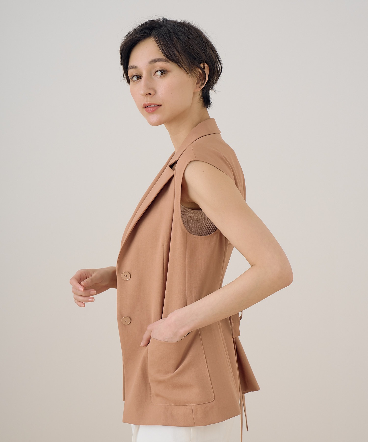 その他アウター バイオツイルリボン付きジレ