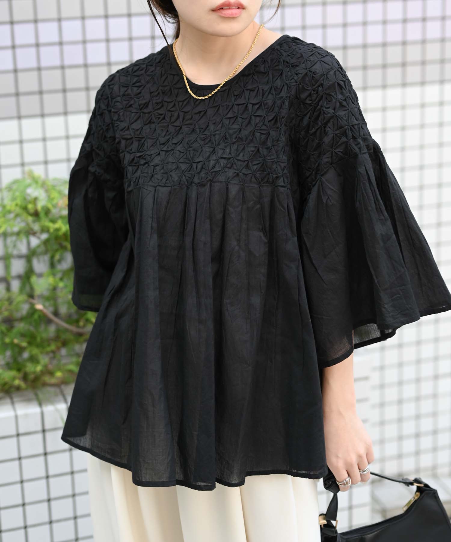 ブラック