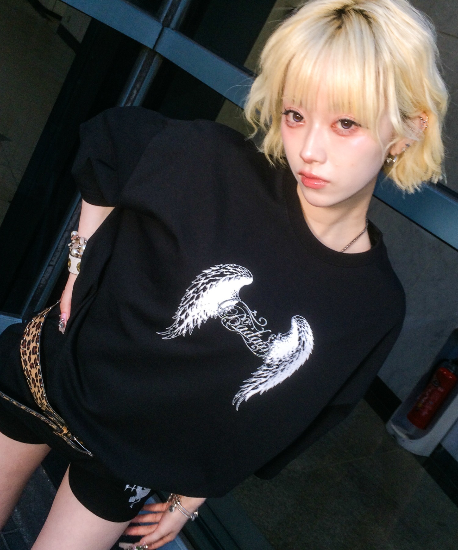 A'GEM/9 × .kom 『A'GEM/9/エージェムナイン』 フェザー×クロスTシャツ