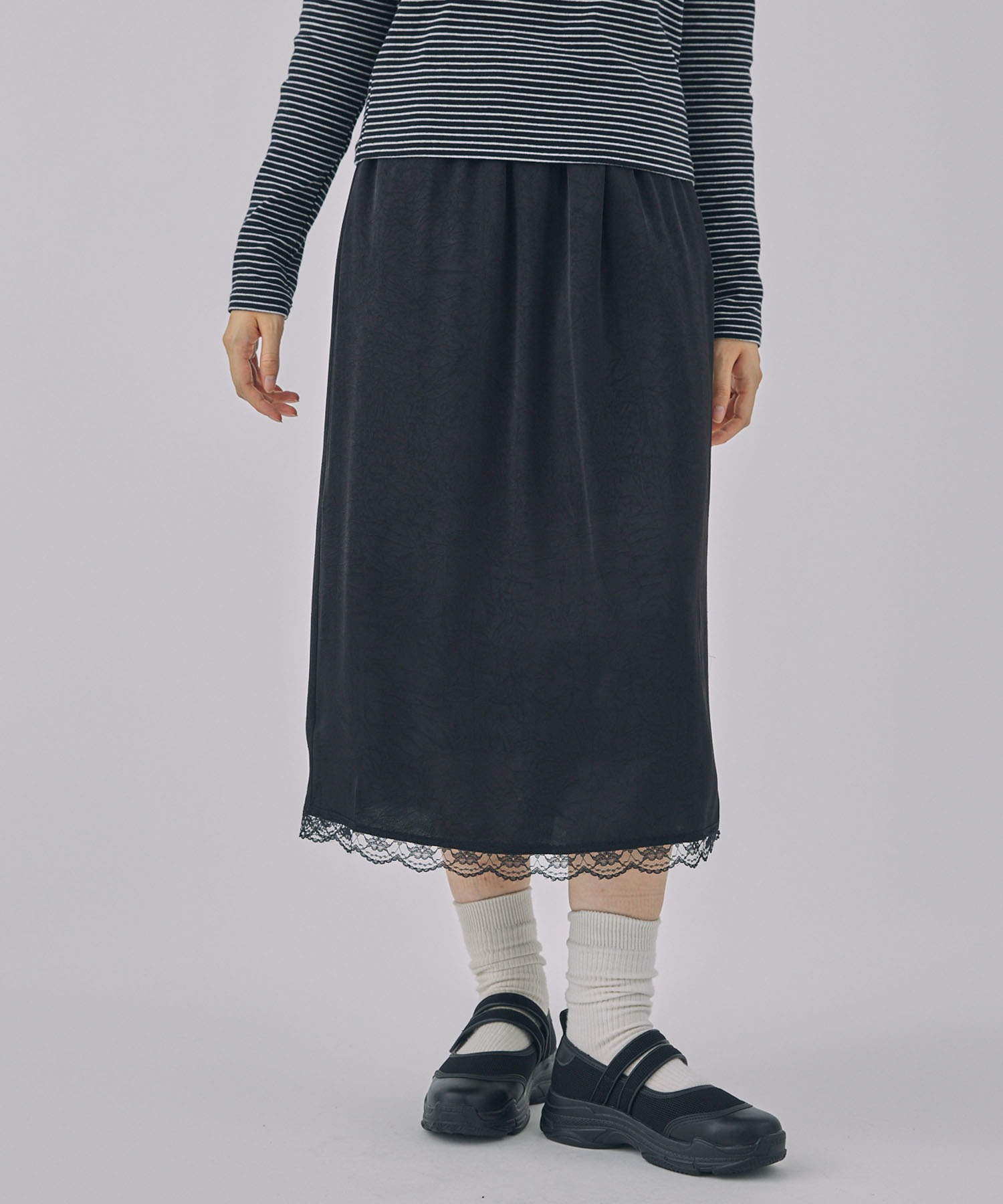 Unblend】クラッシュサテン裾レースAラインスカート Unblend│MONO