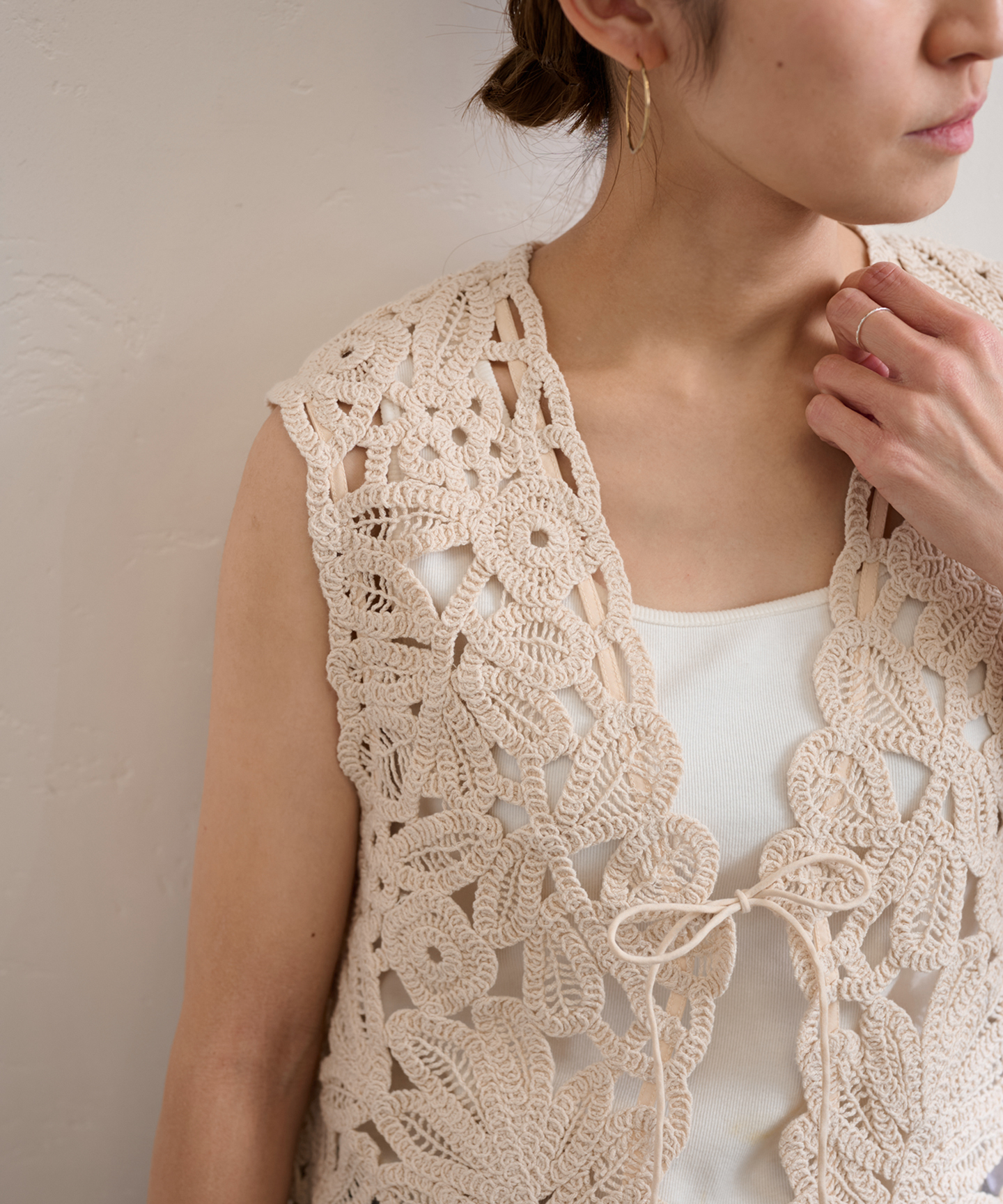 FRAMeWORKコットンレースエンブロイダリーベスト　ナチュラル コットンレースエンブロイダリーベスト