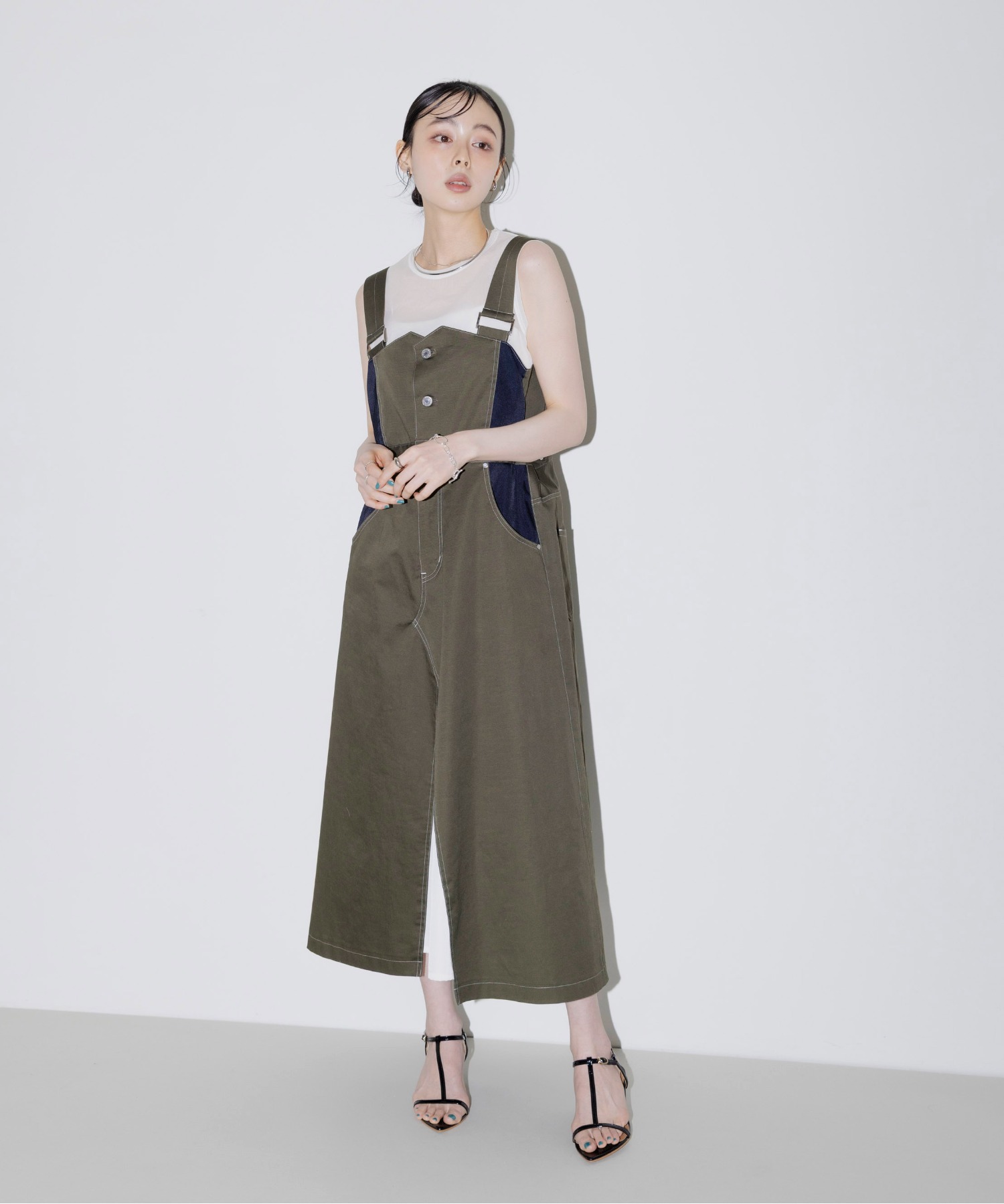 Eimee Law（エイミーロウ）の「アシメフリル Vネックジャンスカ