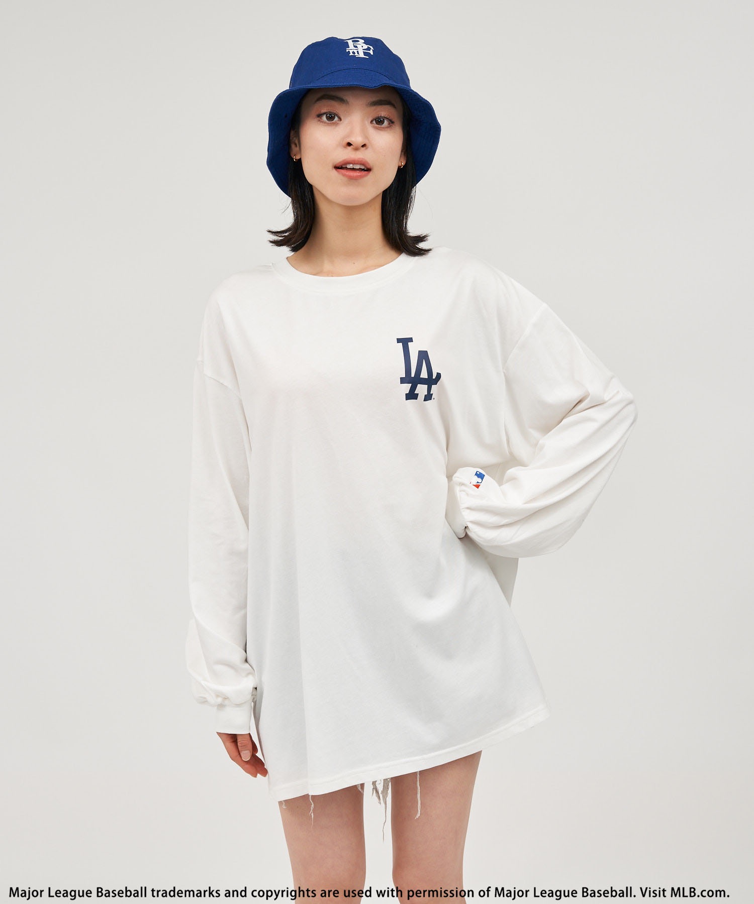 【MLB】OLD ENGLISHロゴロングスリーブTシャツ