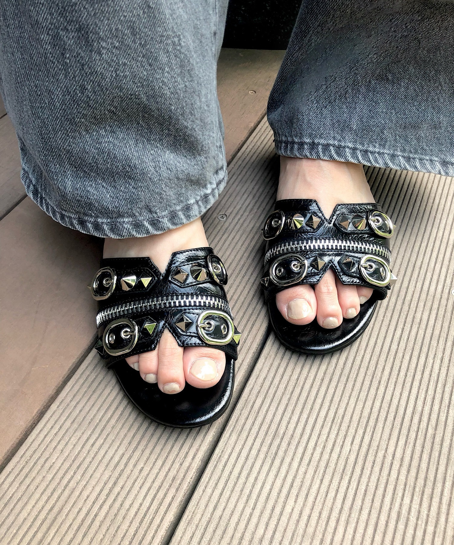 Jeffrey Campbell ジェフリーキャンベル スタッズ サンダル 24 Jeffrey Campbell サンダル スタッズフラットサンダル