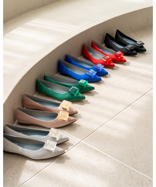 ポインテッドトゥ ビッグビジュー フラットパンプス