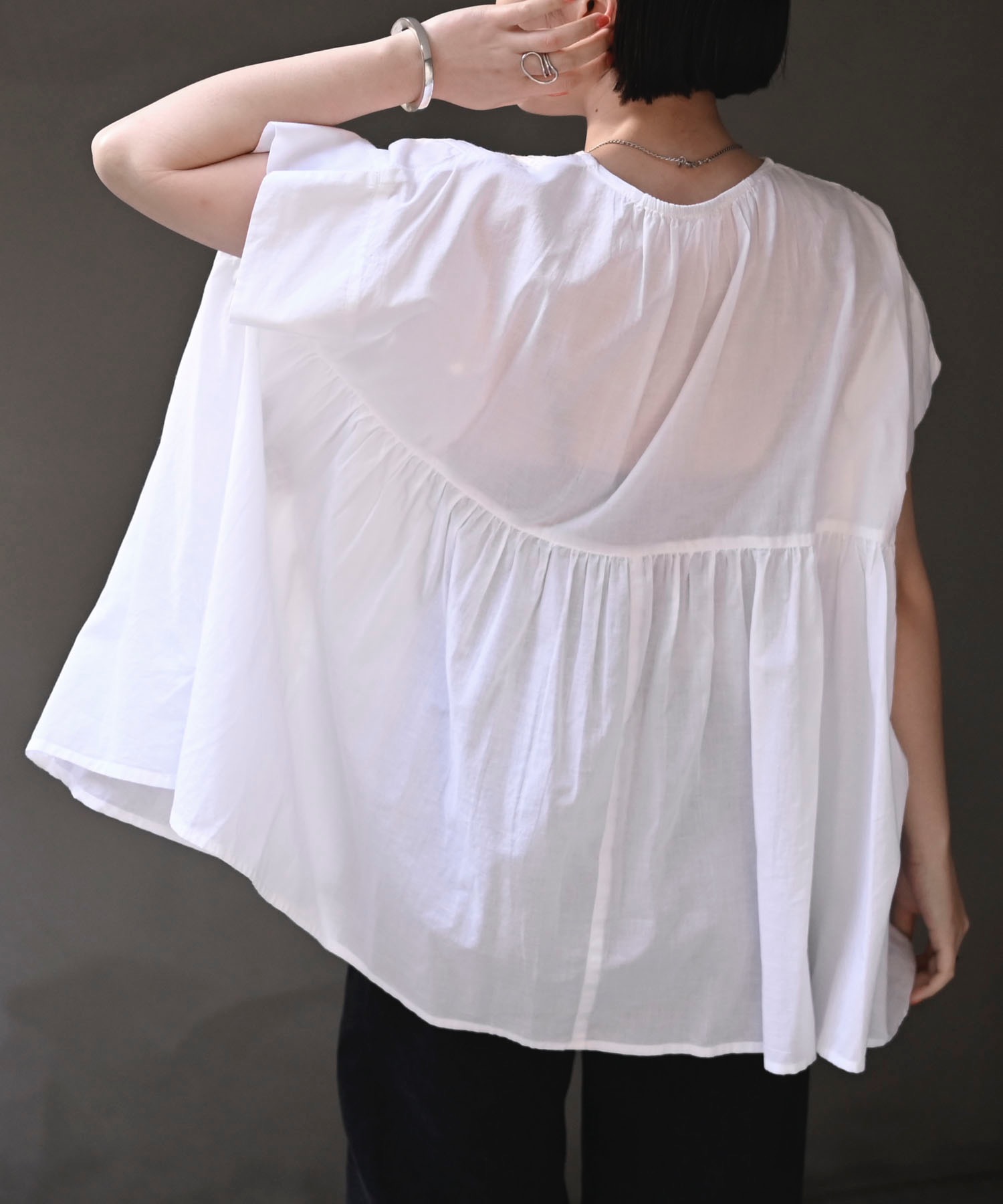 model：H163  着用サイズ:M