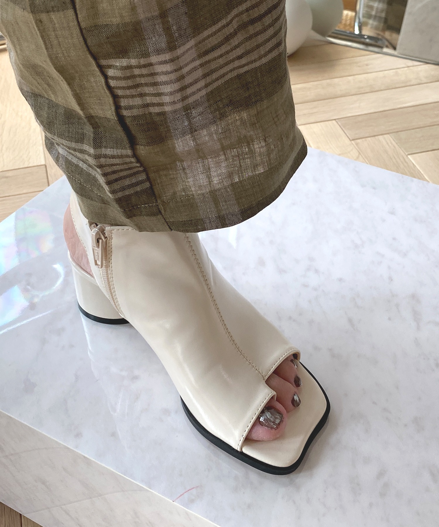 Zip up sandals Clearance