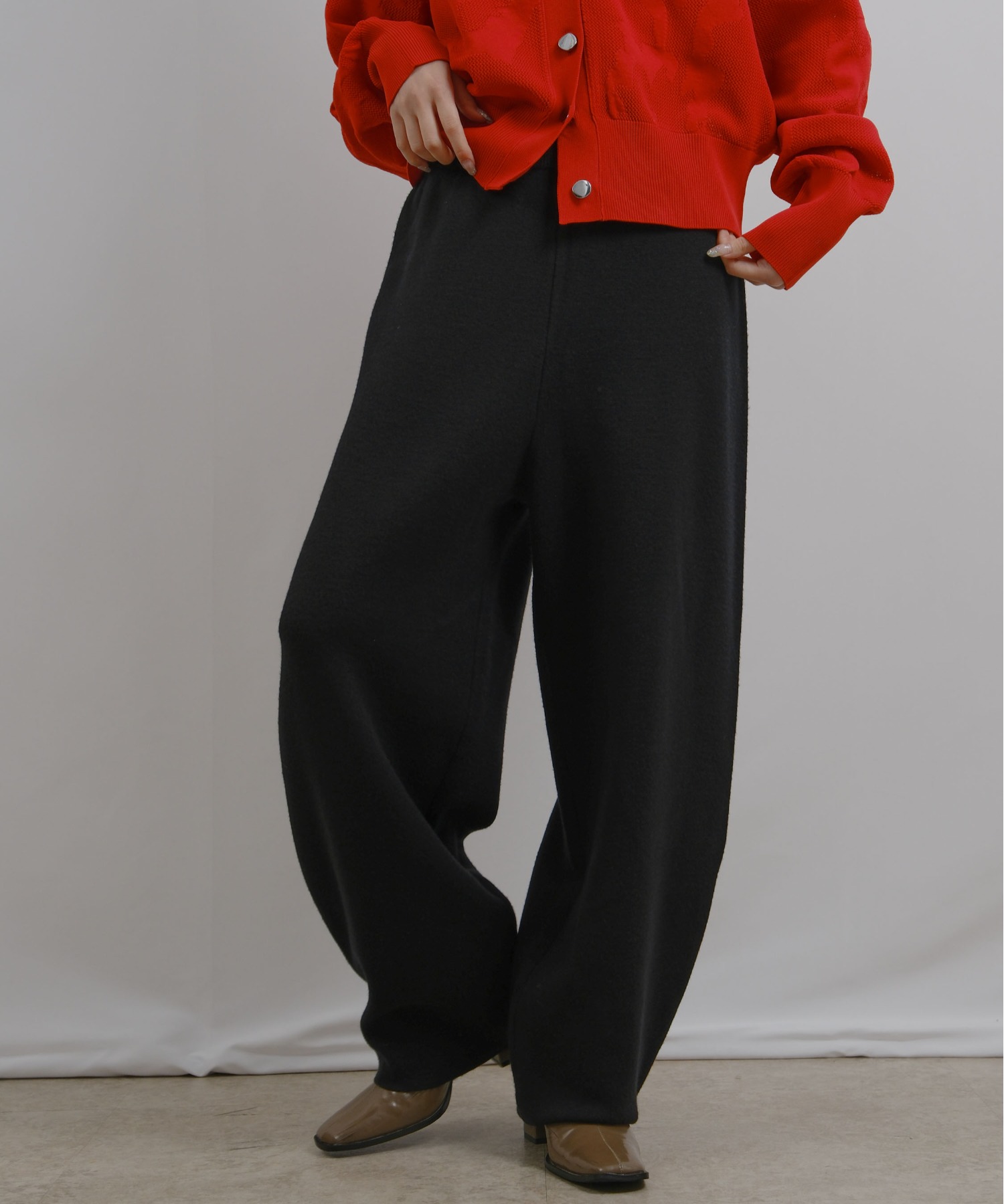 ミラノリブ編みカーブパンツ Palm Riche│Eimee Law & LHELBIE 公式