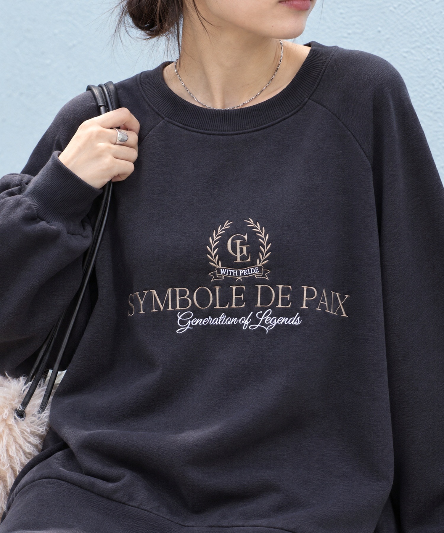 新品特価 ハーレー純正 コーデュロイシャツ レディース Mサイズ 刺繍 カレッジロゴ刺繍サイドスリット裏起毛オーバーサイズスウェット MONO