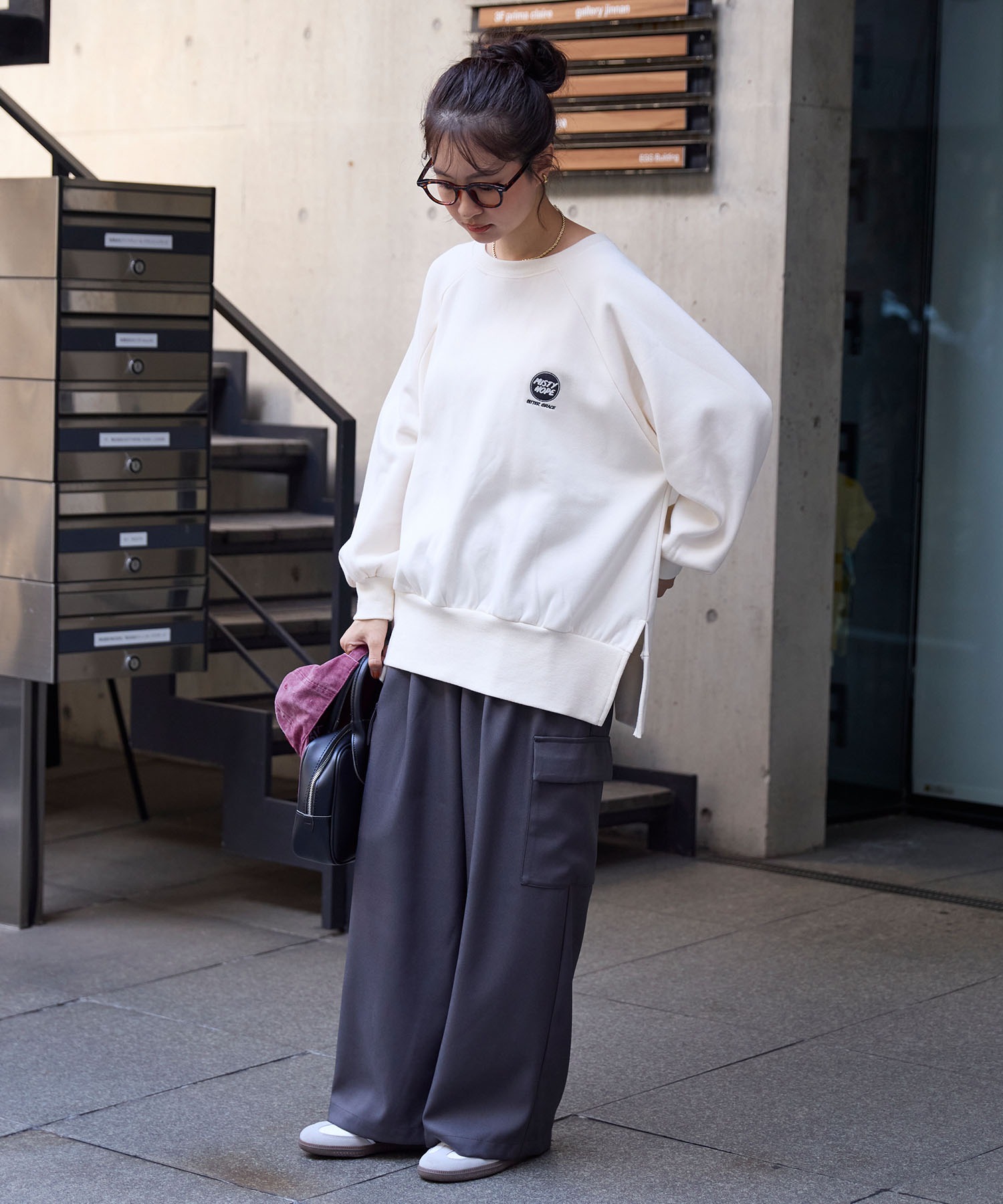 HERMÈS スウェット@大幅値下げ中 カレッジロゴ刺繍サイドスリット裏起毛オーバーサイズスウェット