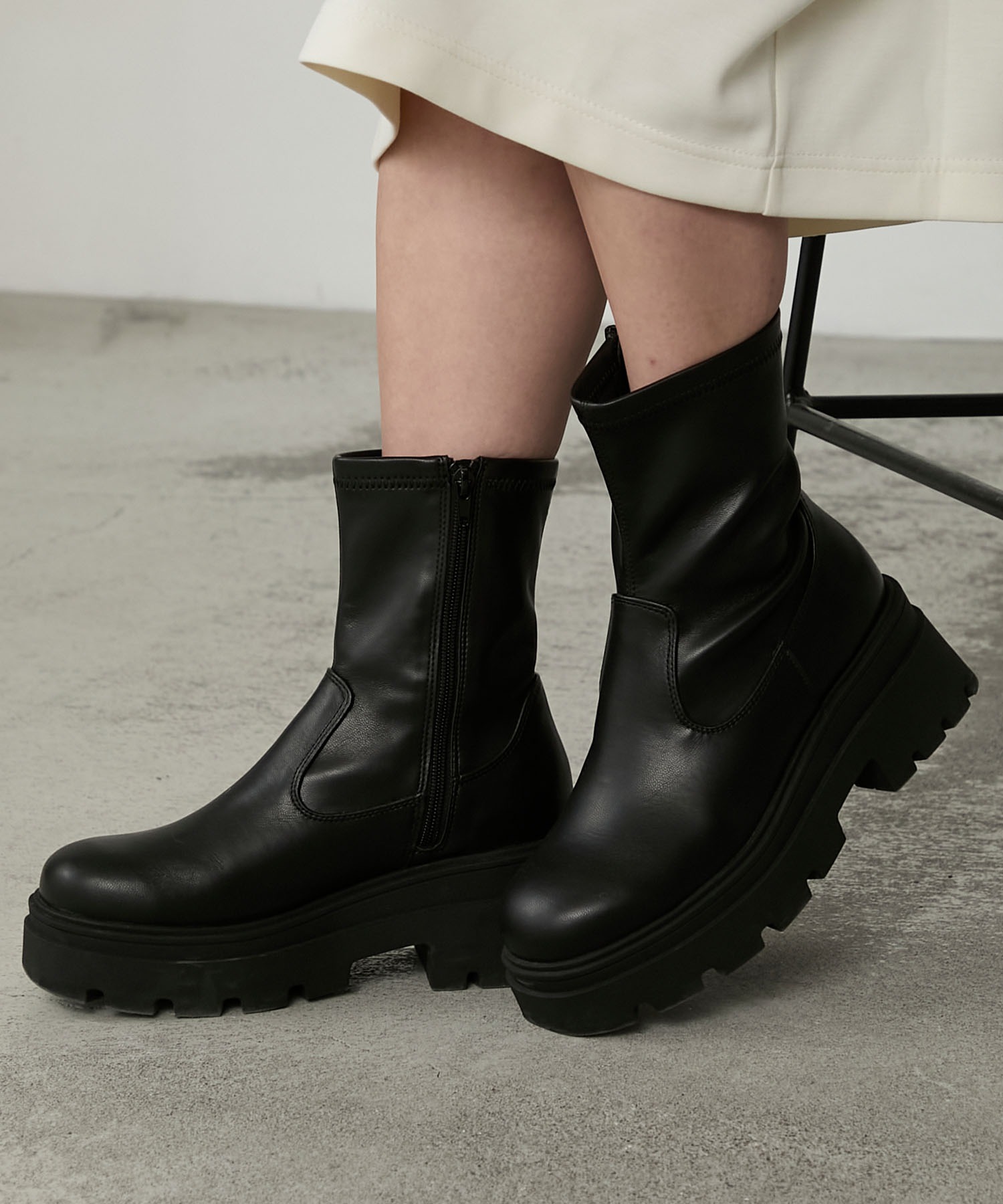 ストレッチボリュームトラックソールショートブーツ MONO-MART│MONO