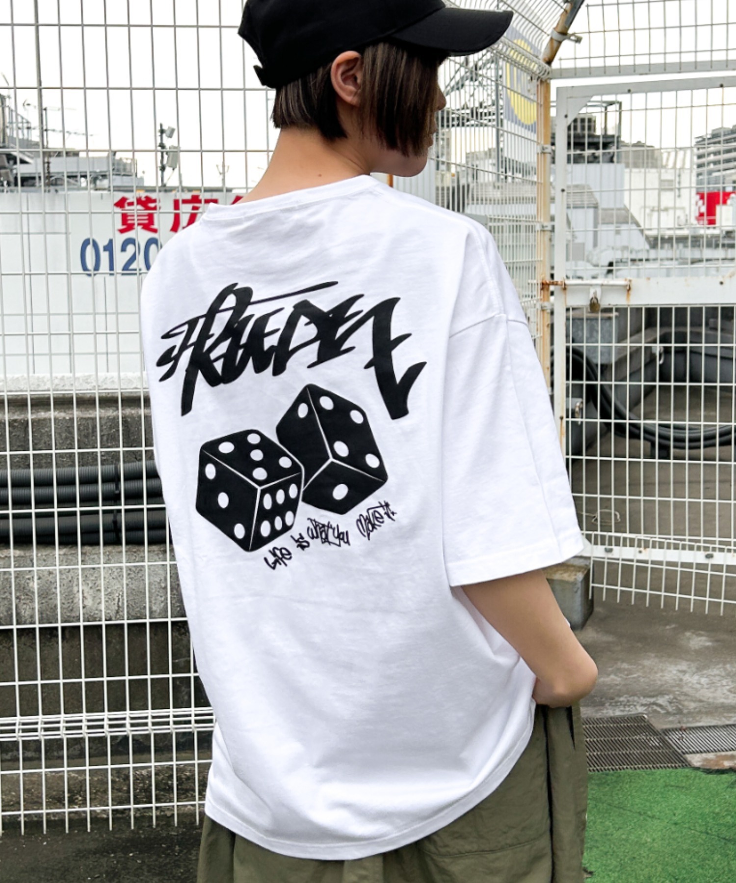 A'GEM/9 × .kom『FREEDEE/フリーディー』ダイスデザイン半袖Tシャツ