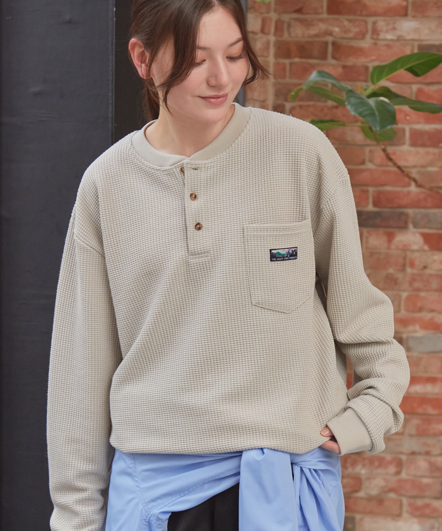 マルチファンクショナル ロゴ刺繍 ビッグシルエットヘンリーネック