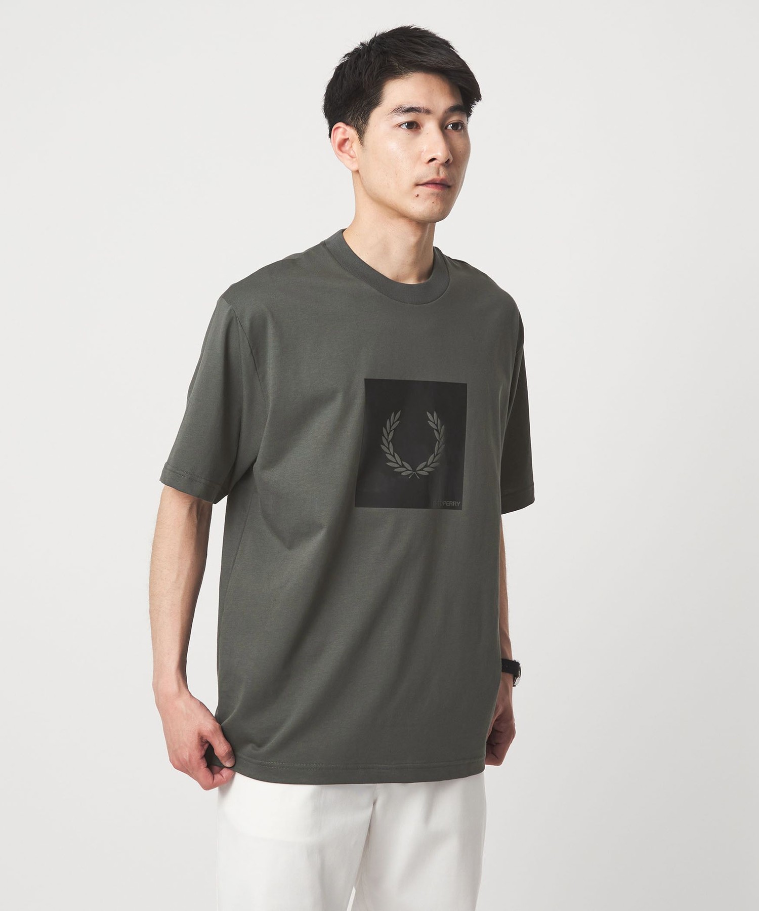 Футболка FRED PERRY с логотипом (эксклюзивно для внутреннего рынка)