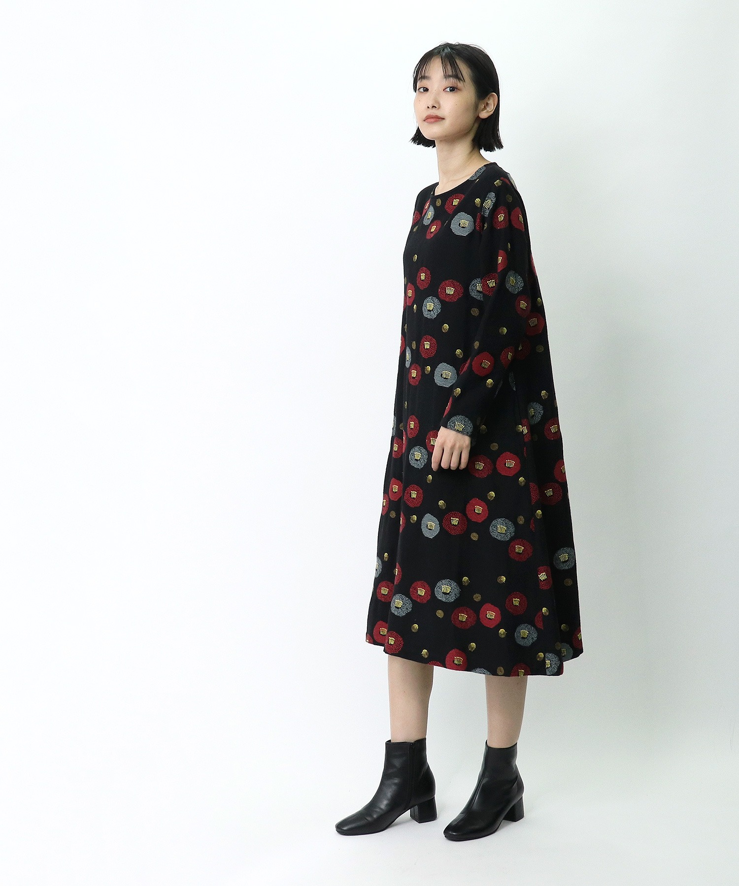 Marble Sud マーブルシュッド Embツバキラインテントワンピース 03af Salle De Bal Salle De Bal The Barefoot Online サルデバル ザベアフット オンライン