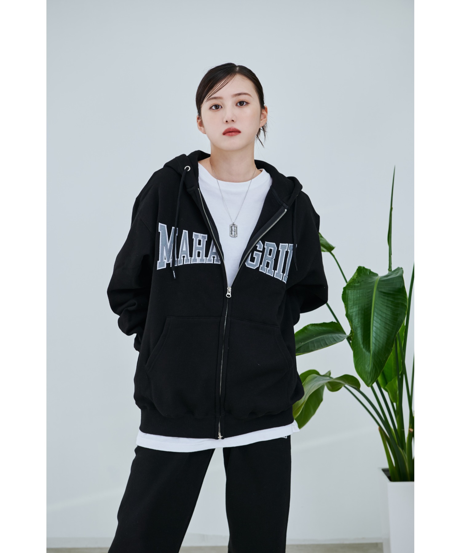 mahagrid/マハグリッド』APPLIQUE ZIP UP HOODIE/アップリケデザイン ジップアップパーカー  mahagrid│A'GEM/9×.KOM【公式】｜韓国・ストリートブランド通販サイト エージェムナイン ドットケーオーエム