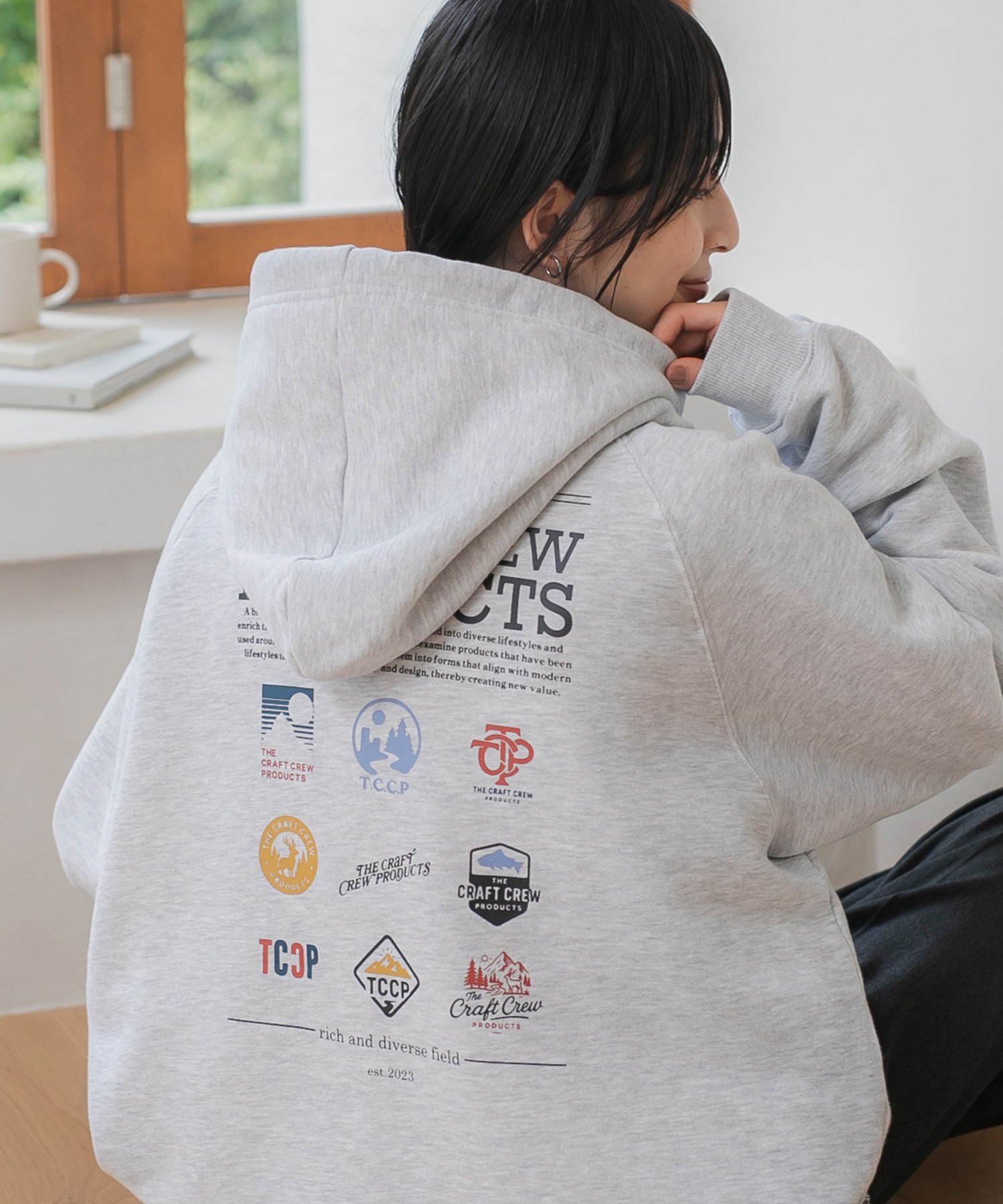 PeakPerfomanceグラビティ3L＆フリースパーカー＆ニット帽3点セット アクセサリ ウィメンズ – ピークパフォーマンス公式オンラインストア