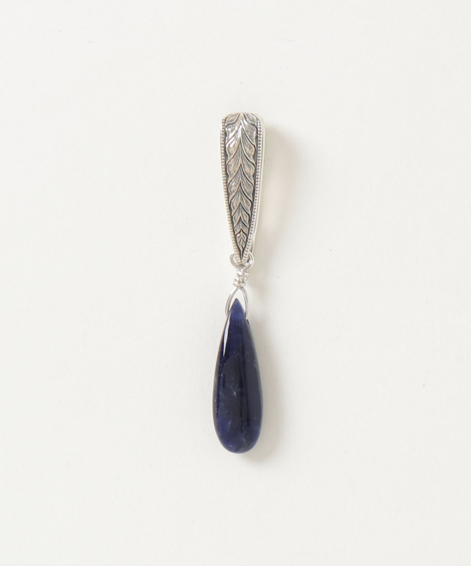 シルバーソーダライトチャーム