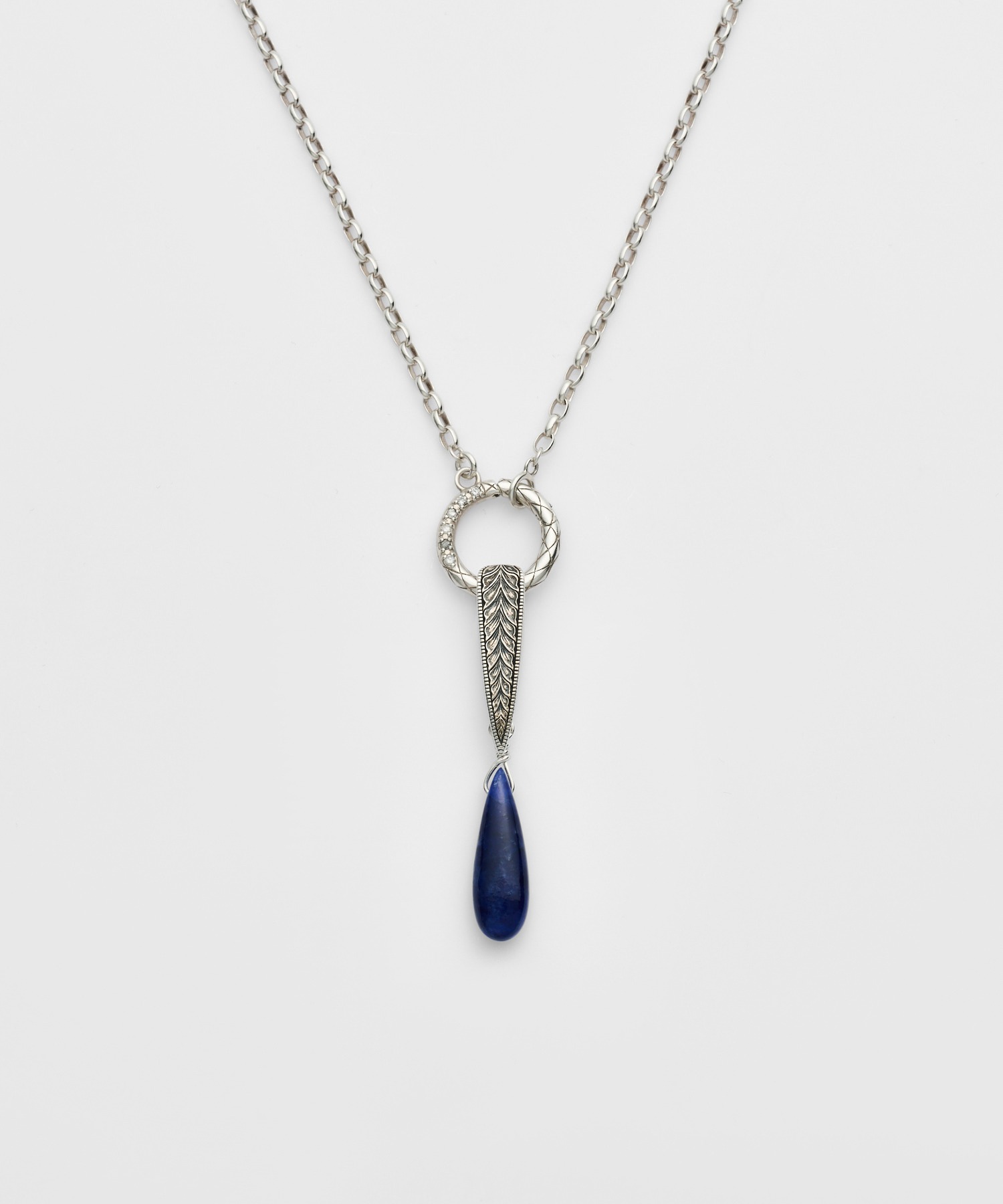 シルバーソーダライトチャーム