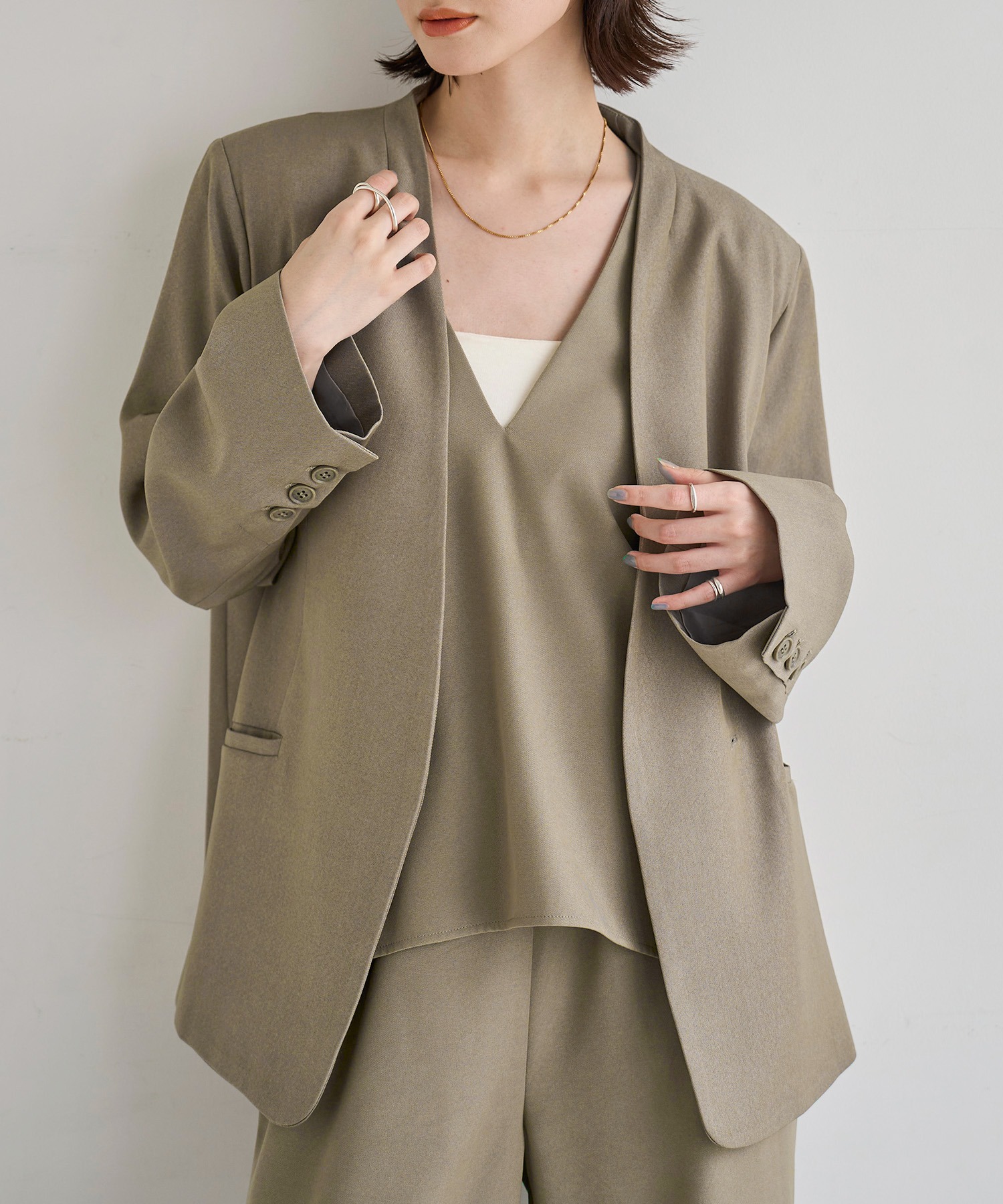 model：H166　着用サイズ：F