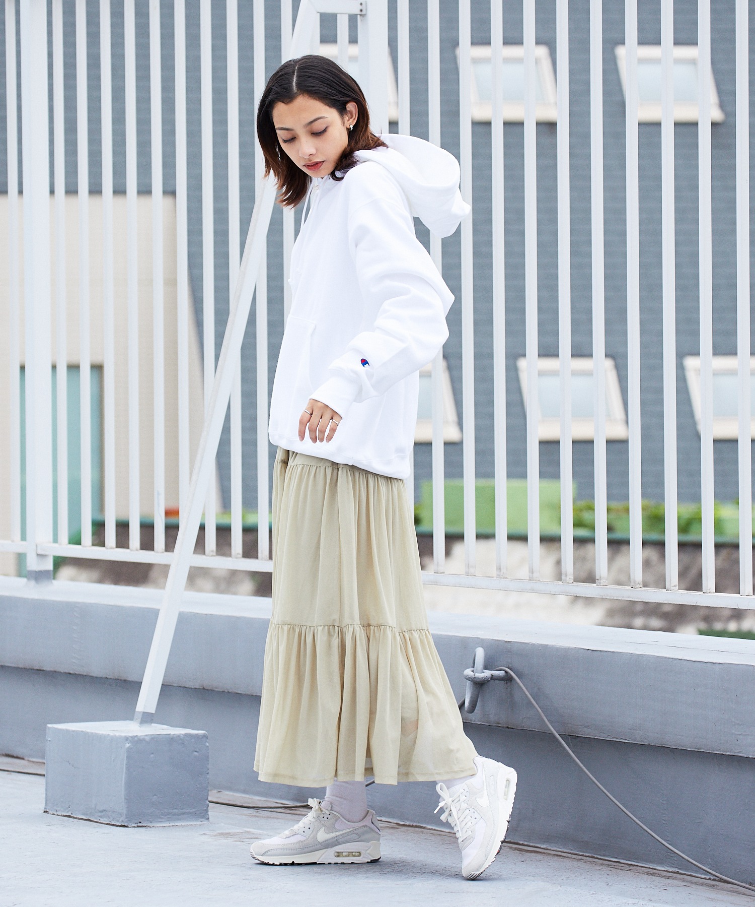 送料無料 チャンピオン Champion Life レディース 女性用 ファッション パーカー スウェット Reverse Weave R Boyfriend Crew White 激安単価で