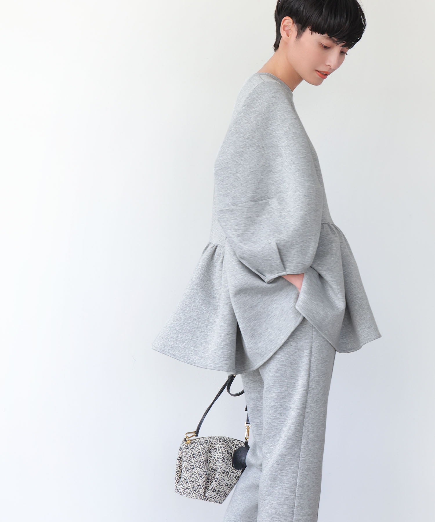 ダンボールニットペプラムトップス テーパードパンツ セットアップ 上下セット【洗える】