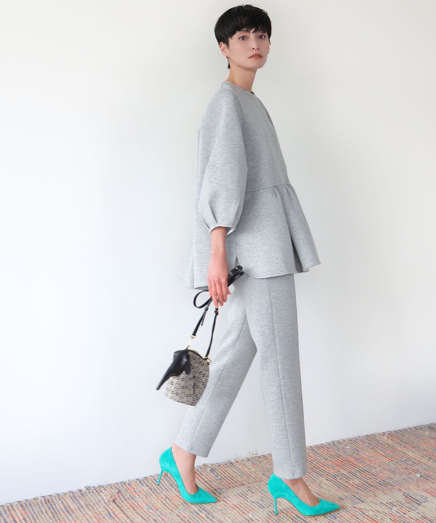 ダンボールニットペプラムトップス テーパードパンツ セットアップ 上下セット【洗える】