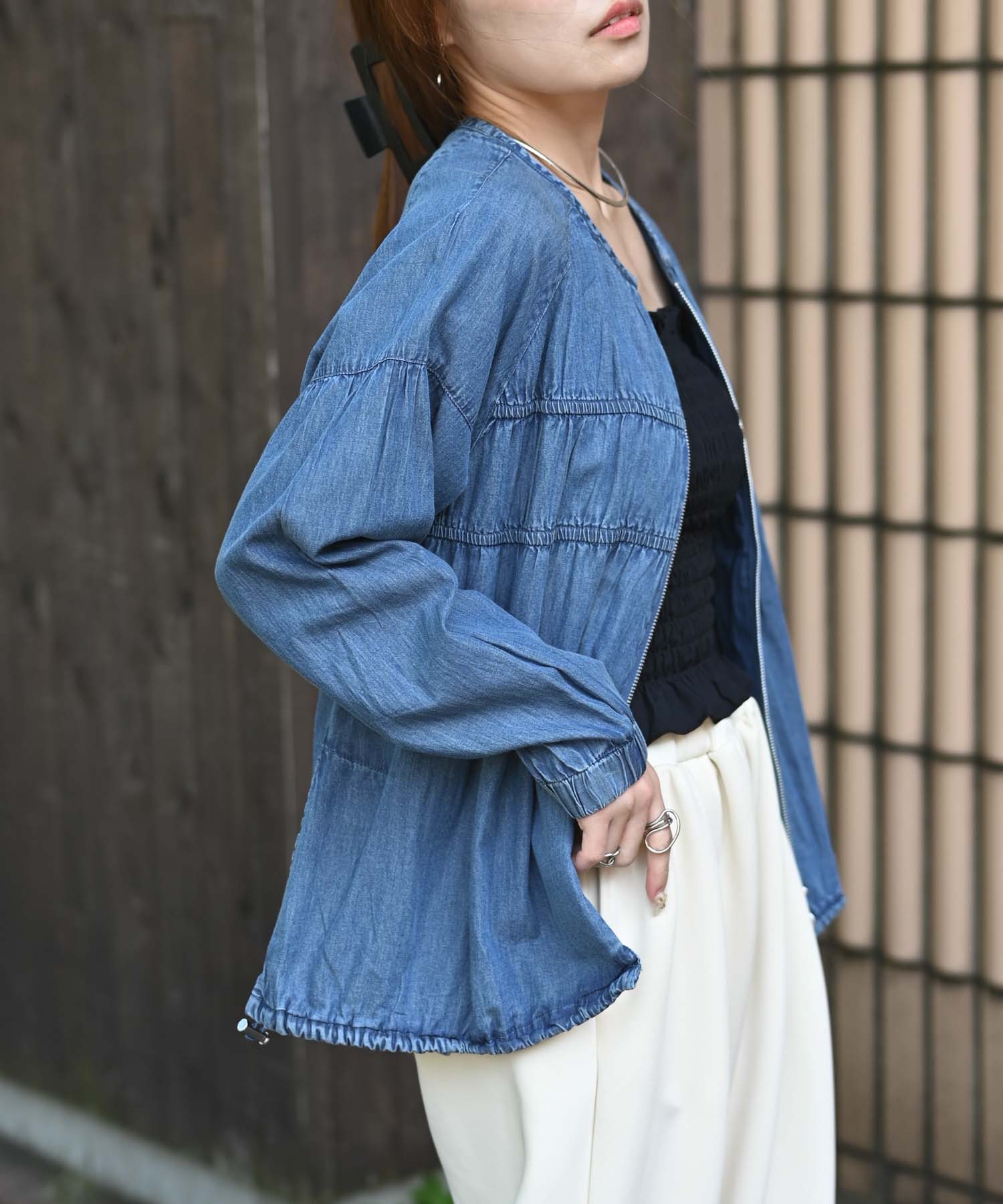 ライトブルー