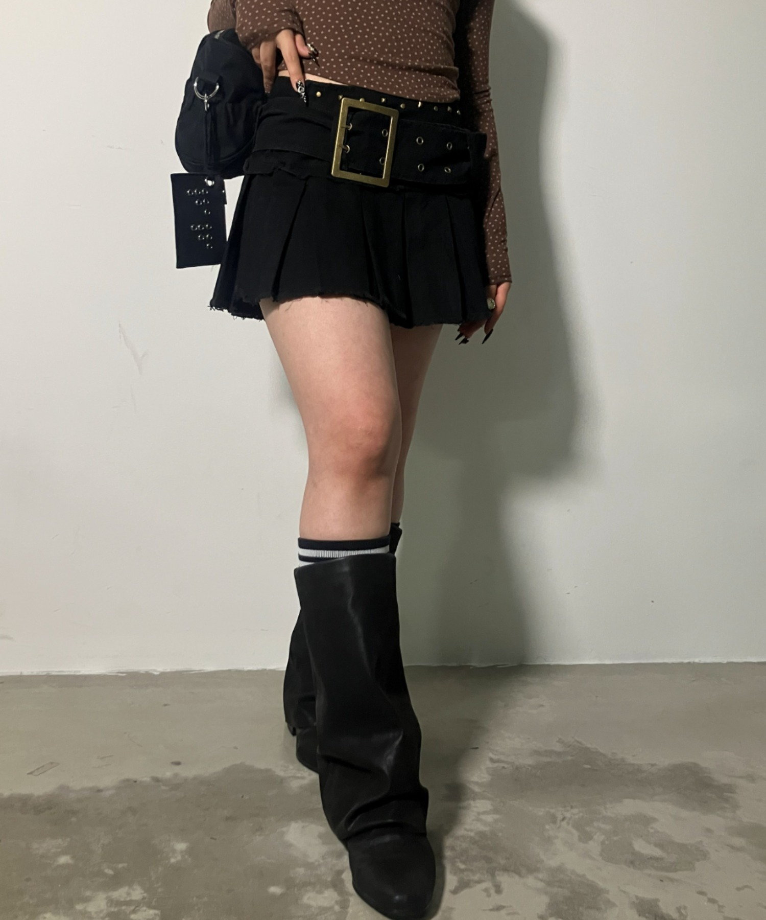 A'GEM/9 × .kom 『.KOM/ドットケーオーエム』 Y2Kベルト付きプリーツ