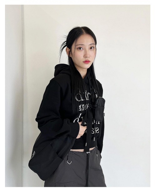 A'GEM/9 × .kom『DXOH/ディソエイチ』SEASON LOGO SEMI CROP HOODIE