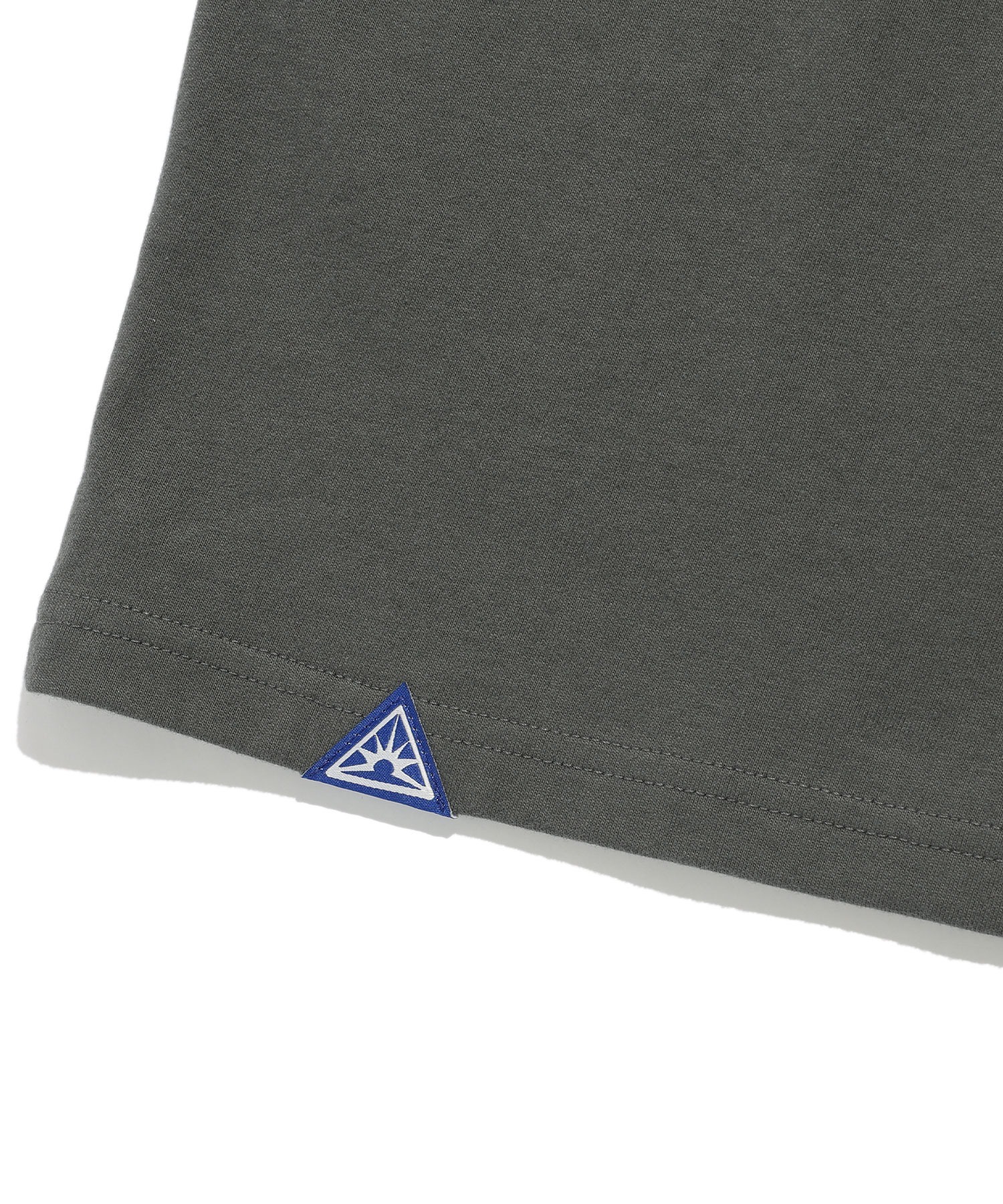 A'GEM/9 × .kom 『ISTKUNST/イストクンスト』 SCENE BAND TEE/シーン