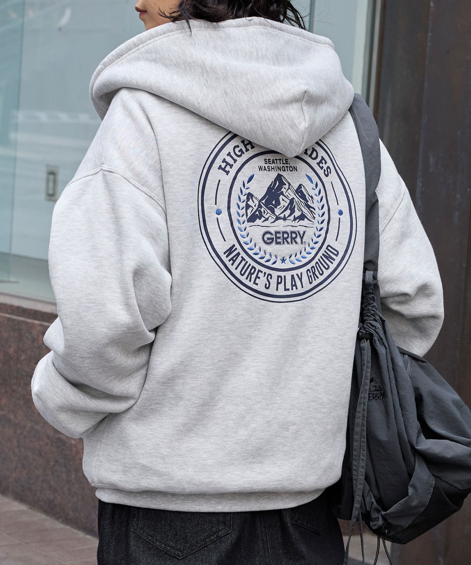 GERRY/ジェリー 別注 バックサークルロゴプリント ビッグシルエットジップアップパーカー