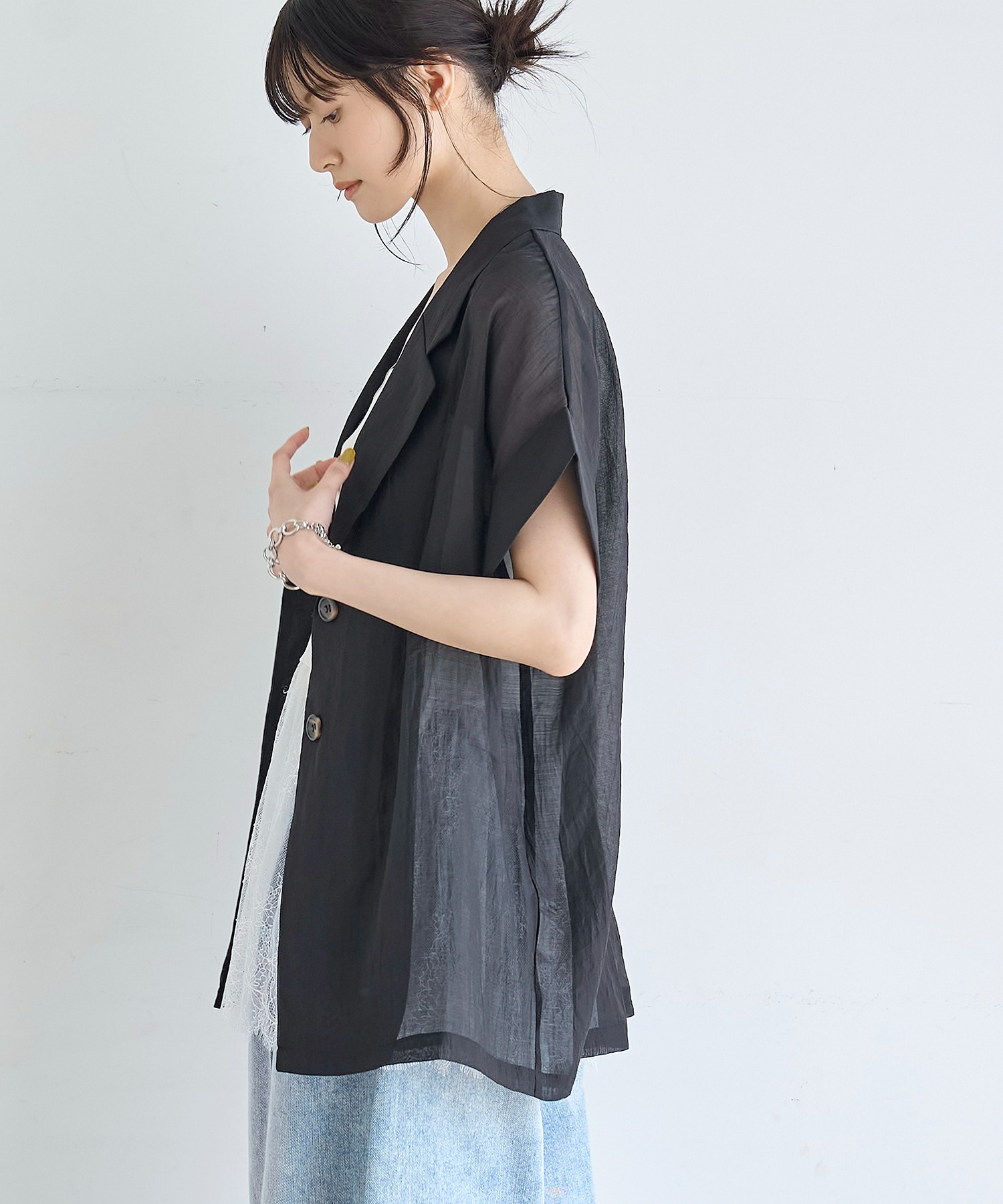 model：H166 着用サイズ：M