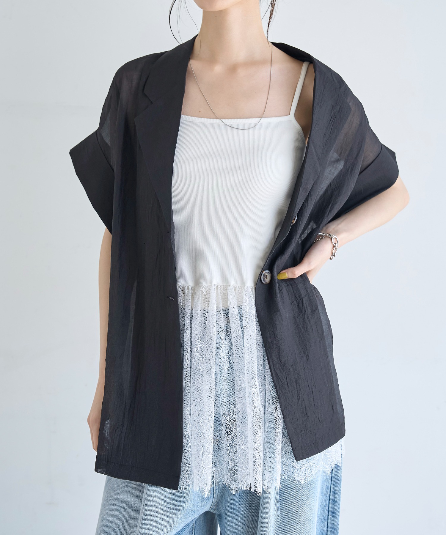 model：H166 着用サイズ：M