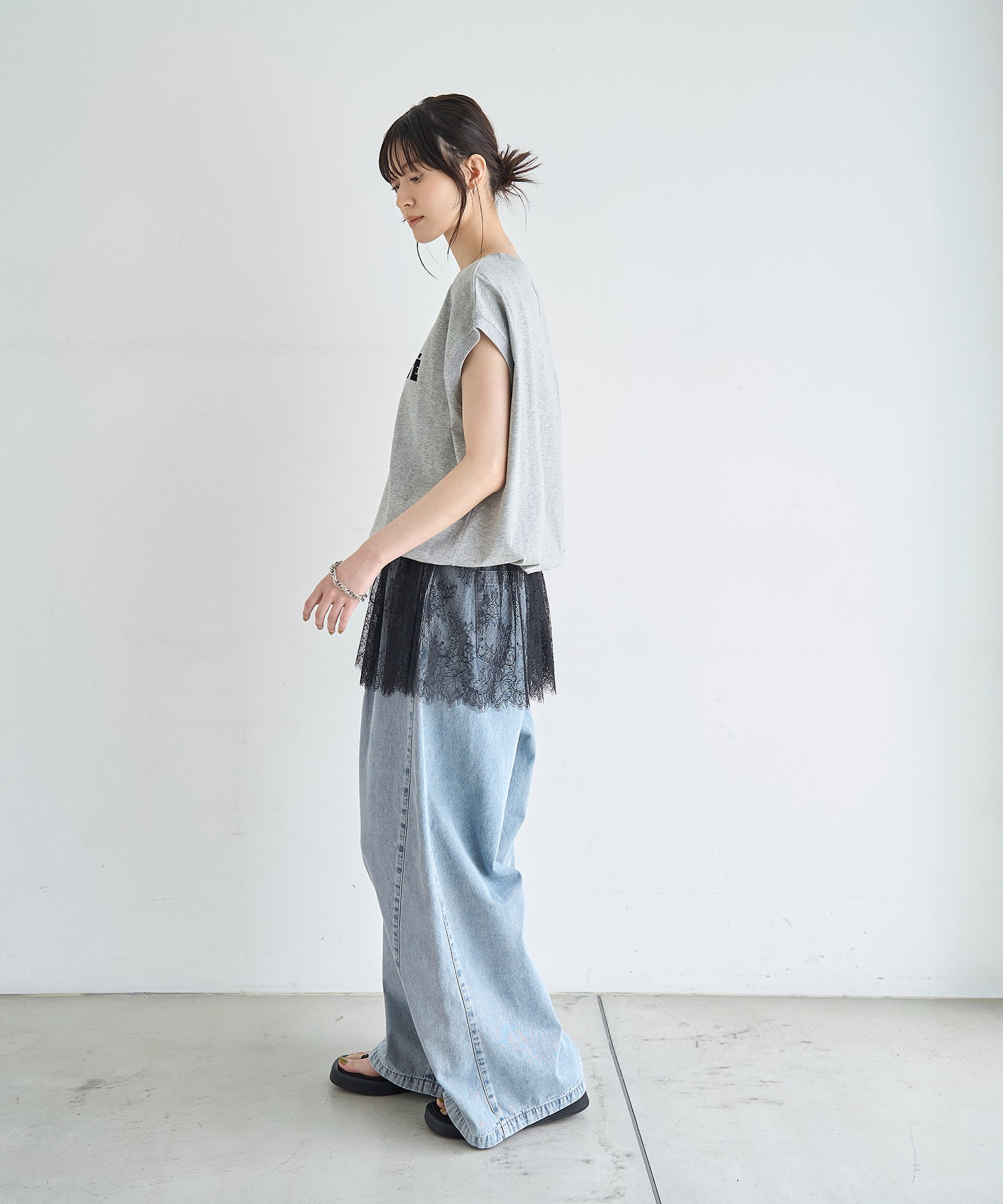 model：H166 着用サイズ：M