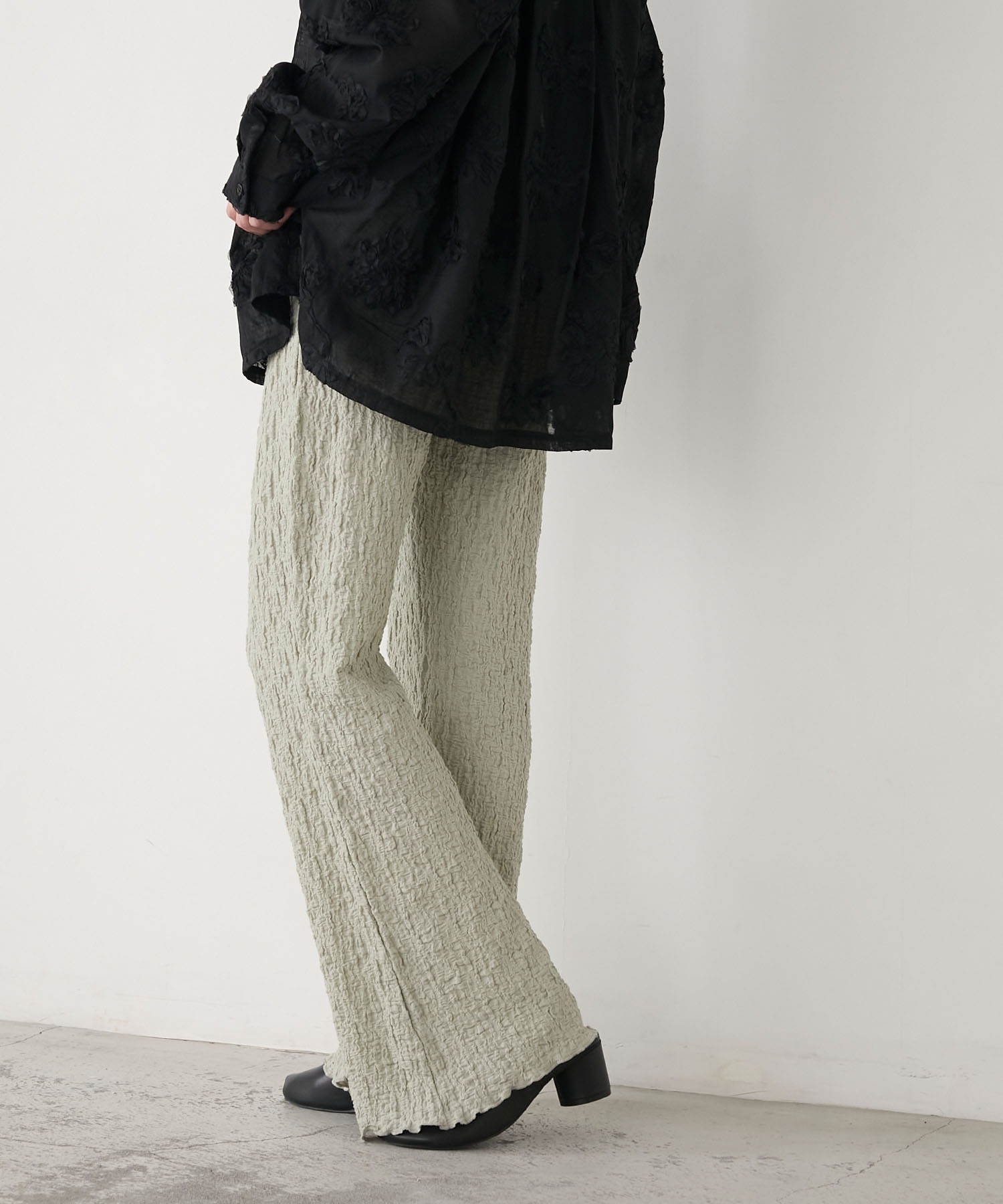 forksy.】シャーリング 裾メロー フレアパンツ forksy.│MONO-MART