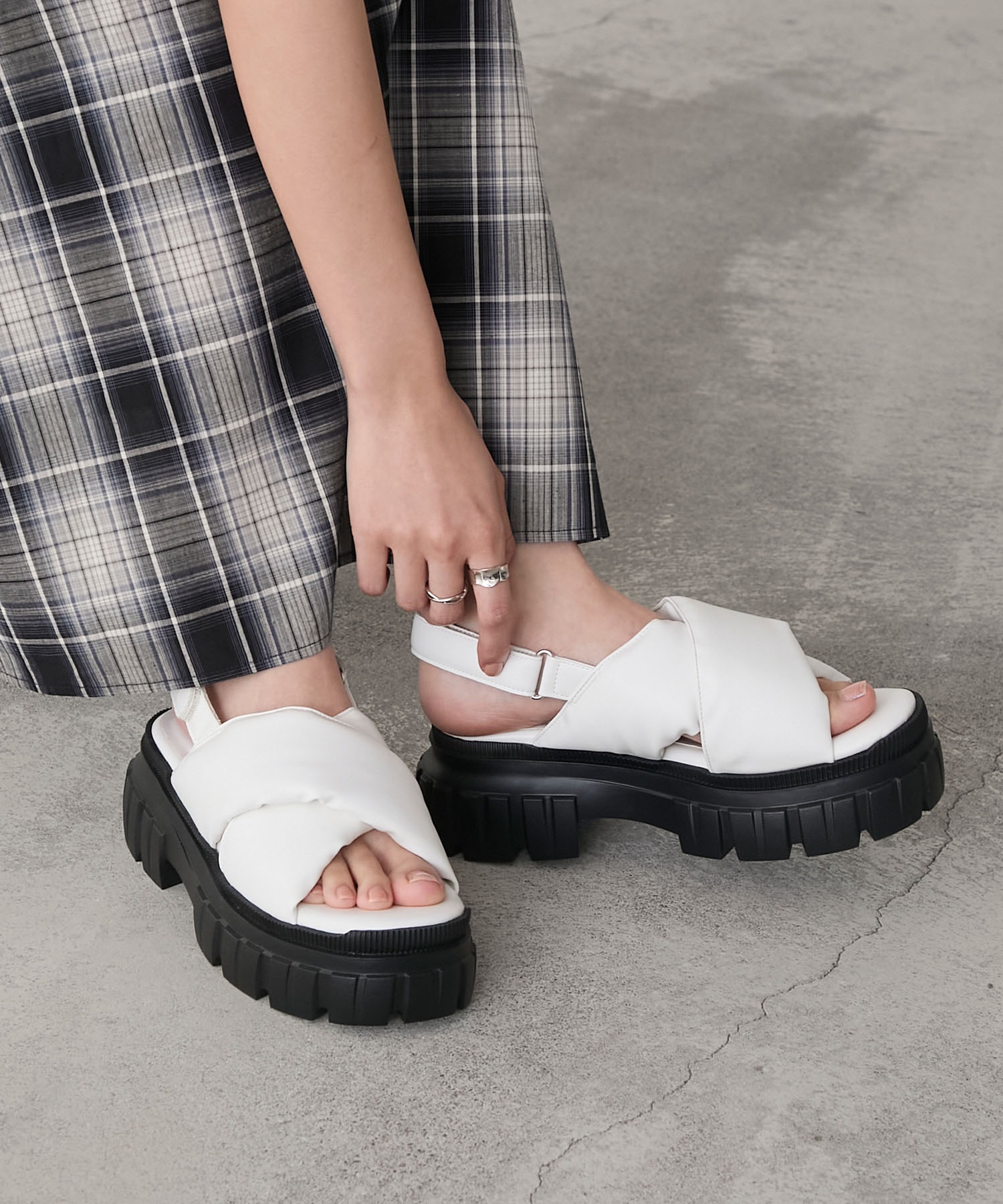 forksy.】ベルトデザイン パフィー スポーツサンダル forksy.│MONO