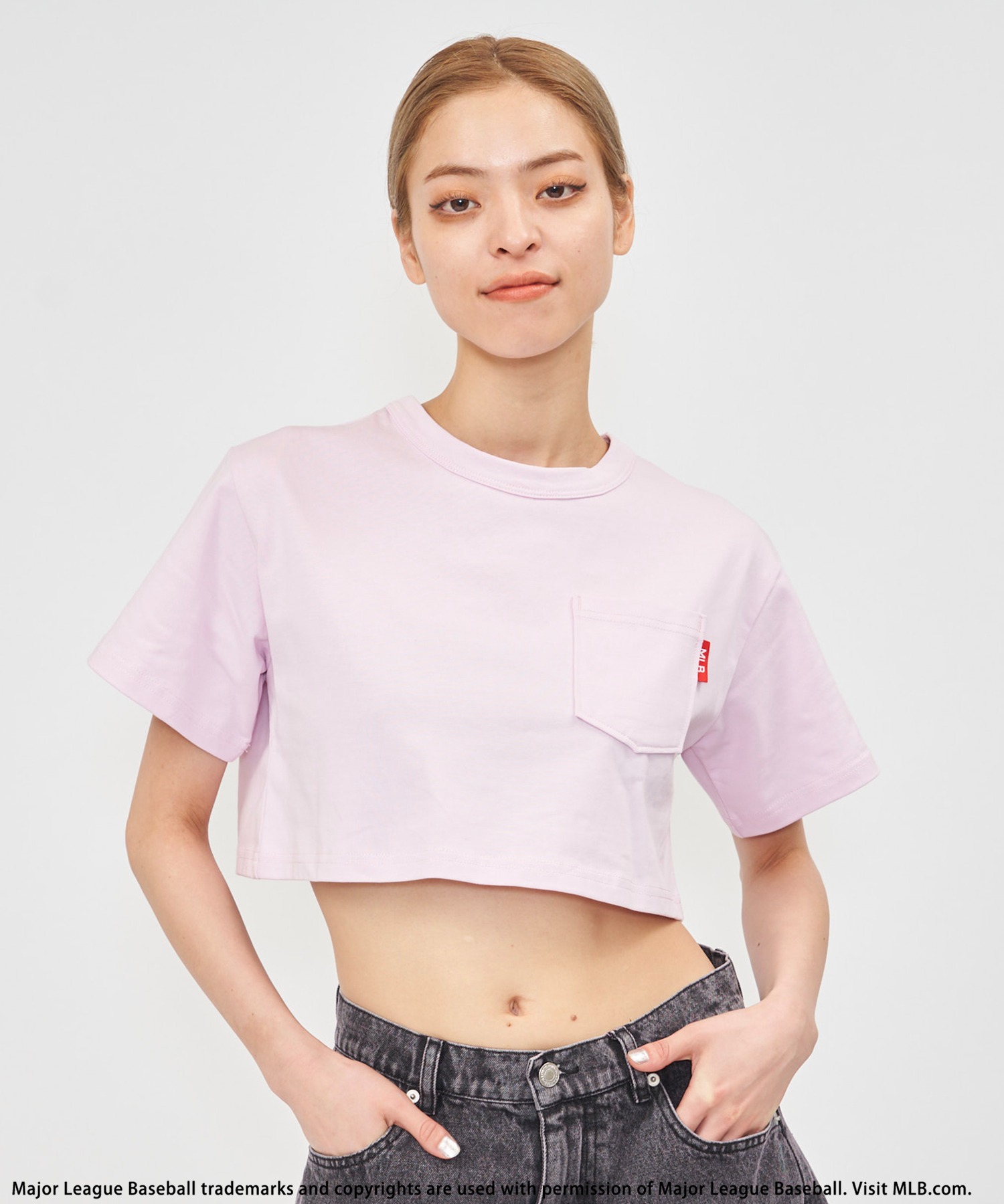 定番のお歳暮＆冬ギフト MLB】クロップドポケット付きTシャツ BACK TO THE FIELD トップス