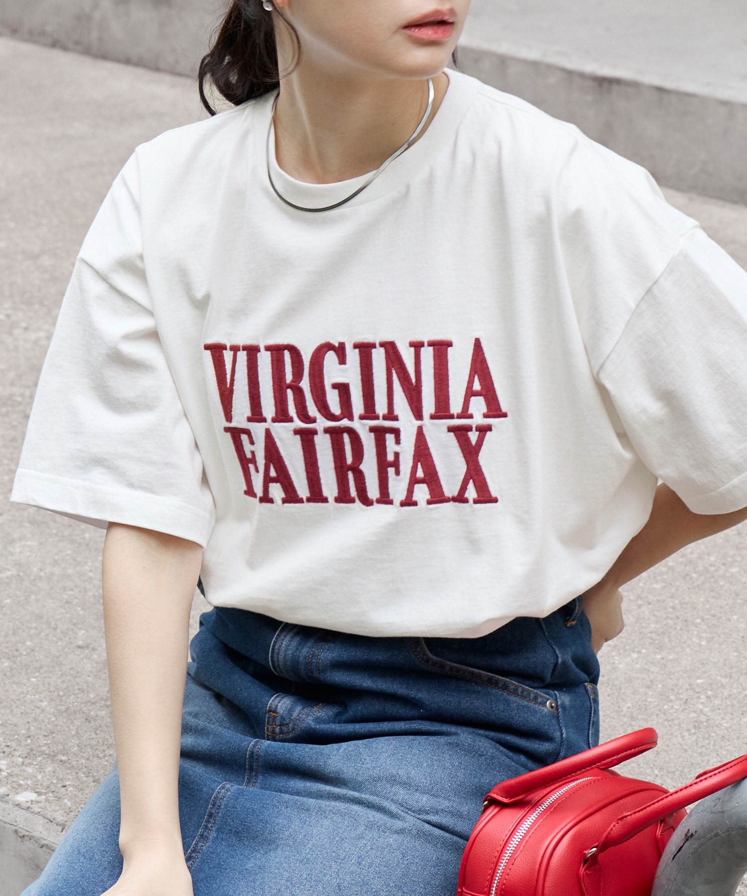 カレッジロゴ刺繍 サイドスリット オーバーサイズ 半袖Tシャツ MONO カレッジロゴ刺繍 サイドスリット オーバーサイズ 半袖Tシャツ MONO