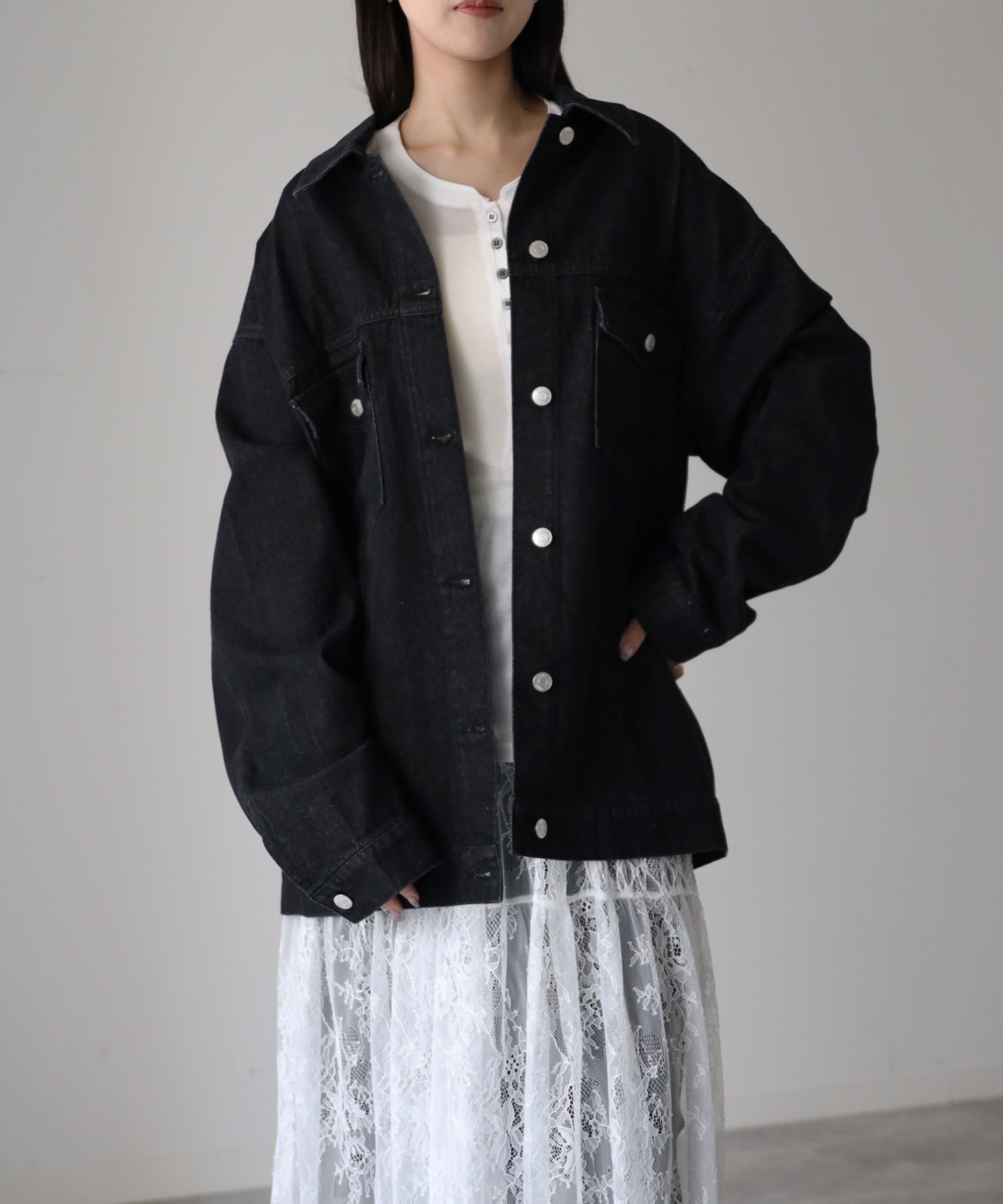 ブラック