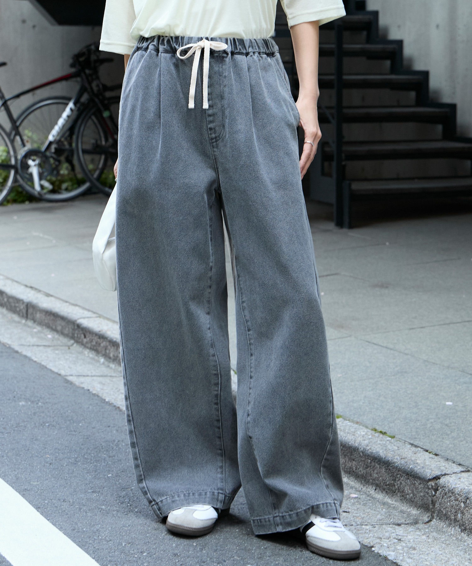 10.5oz タックワイドシルエット イージー カーブデニムパンツ＜速乾
