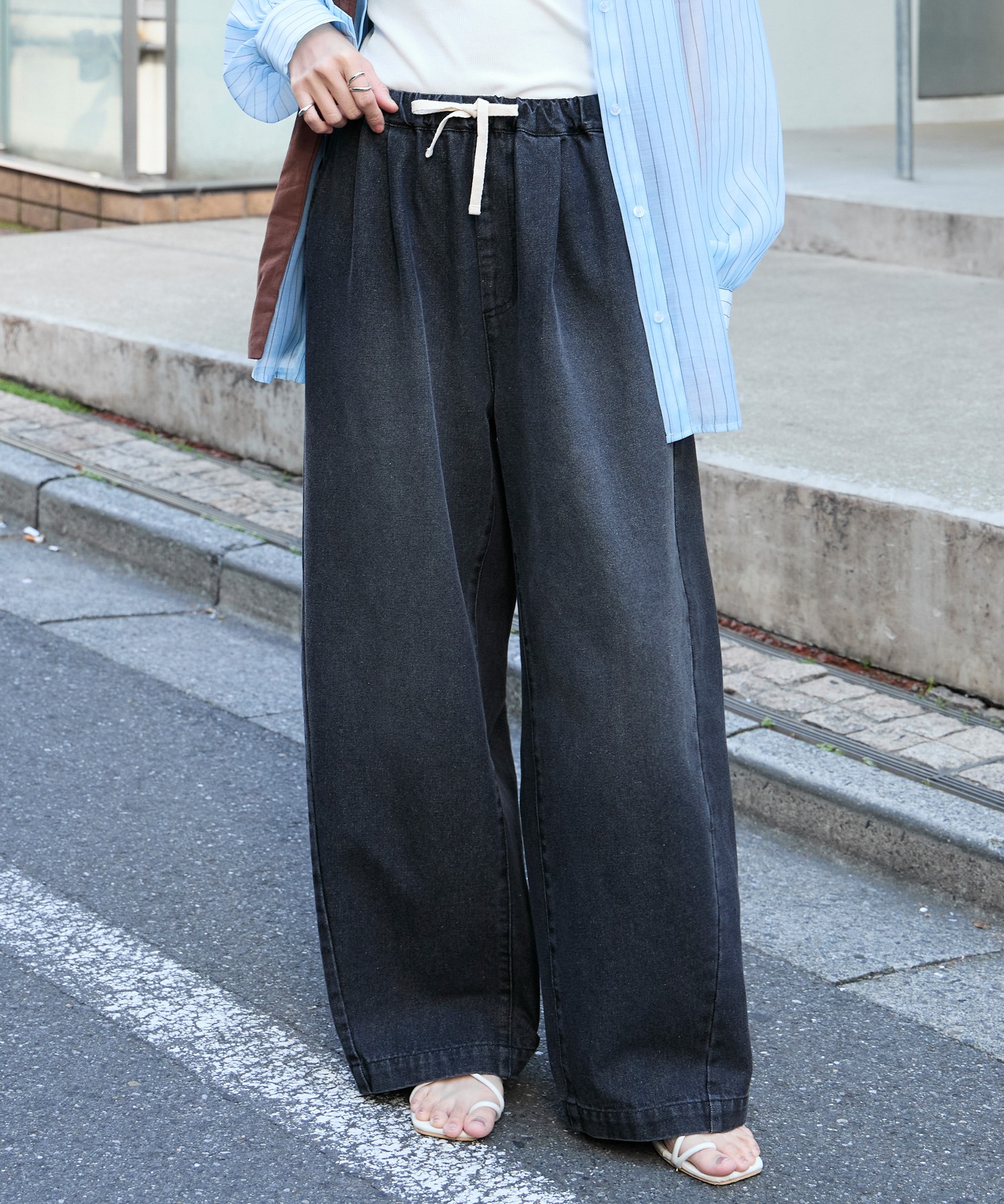 10.5oz タックワイドシルエット イージー カーブデニムパンツ＜速乾